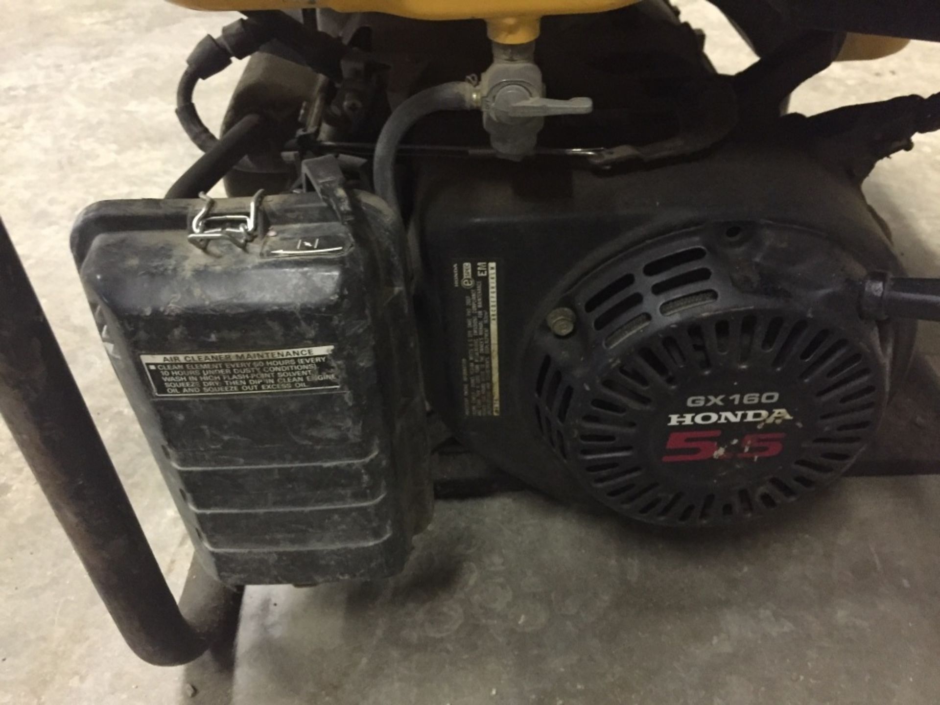 DeWalt DG2900 Generator w/ Honda GX160, 5.5 HP, Location: 4127 Blairs Ferry Rd. NE Cedar Rapids, - Image 4 of 4