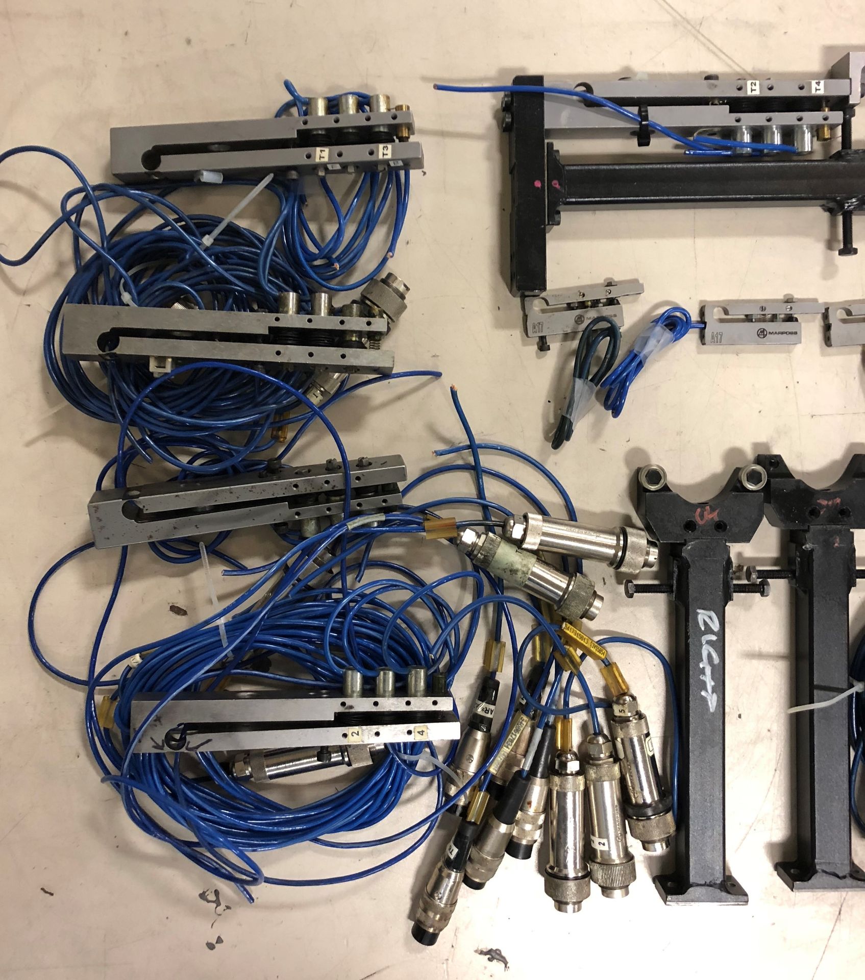 MARPOSS GAUGE MEASURING ARMS AND PARTS IN A BOX - Image 2 of 6