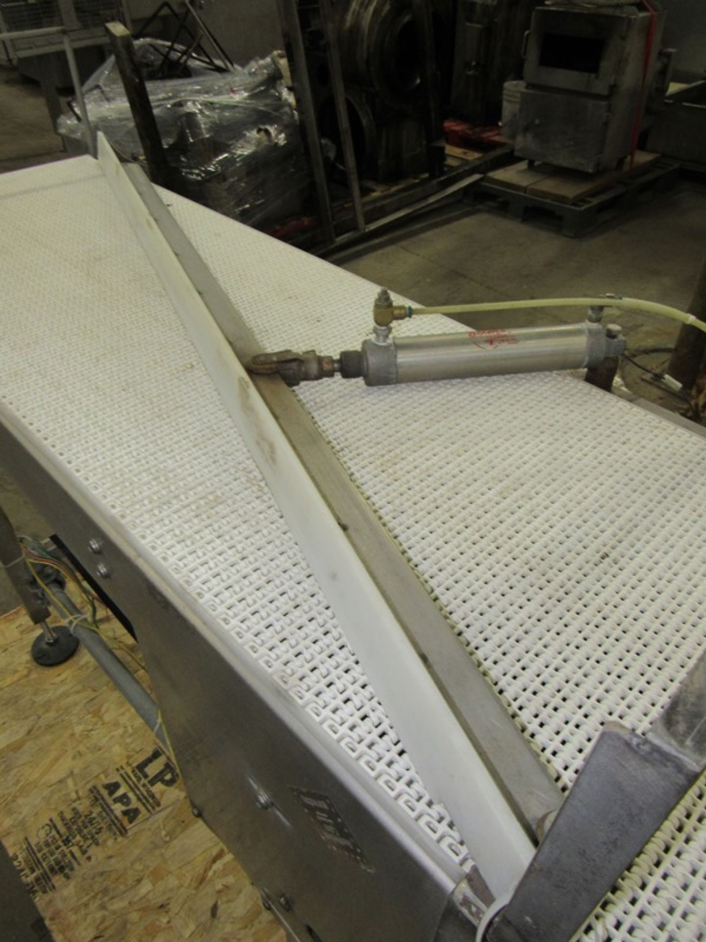 Conveyor, 18" W X 53" L Plastic belt, pneumatic diverter, s.s., 1/2 h.p. , 230 volt motor - Image 4 of 4
