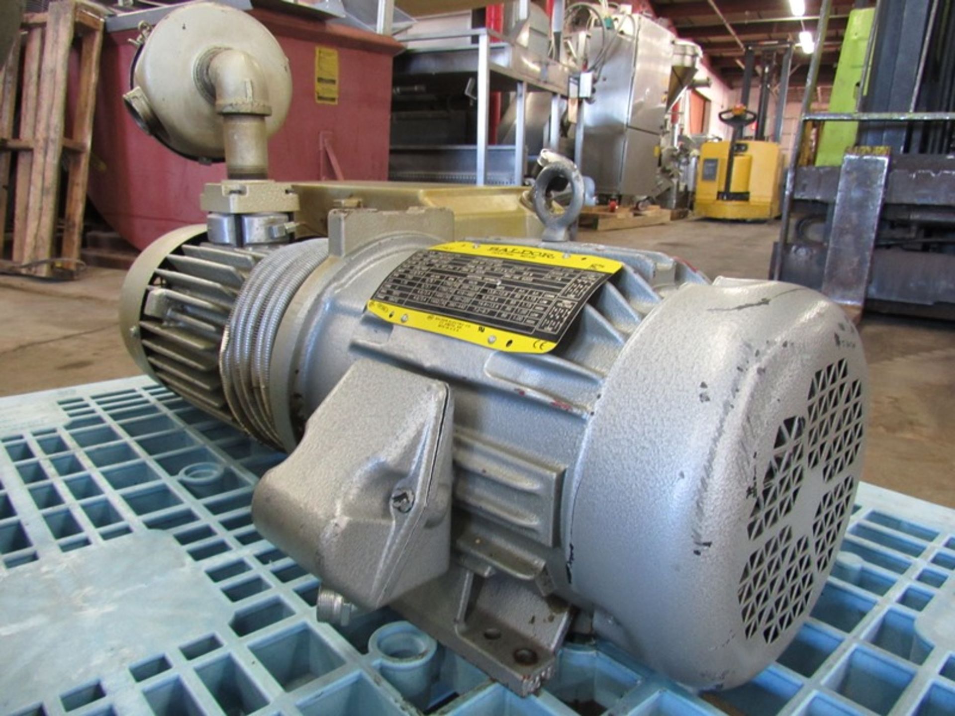Busch Mdl. R100-138 Vacuum Pump on 5 h.p., 208/230/460 volt motor, Ser. #C3829 - Image 2 of 3