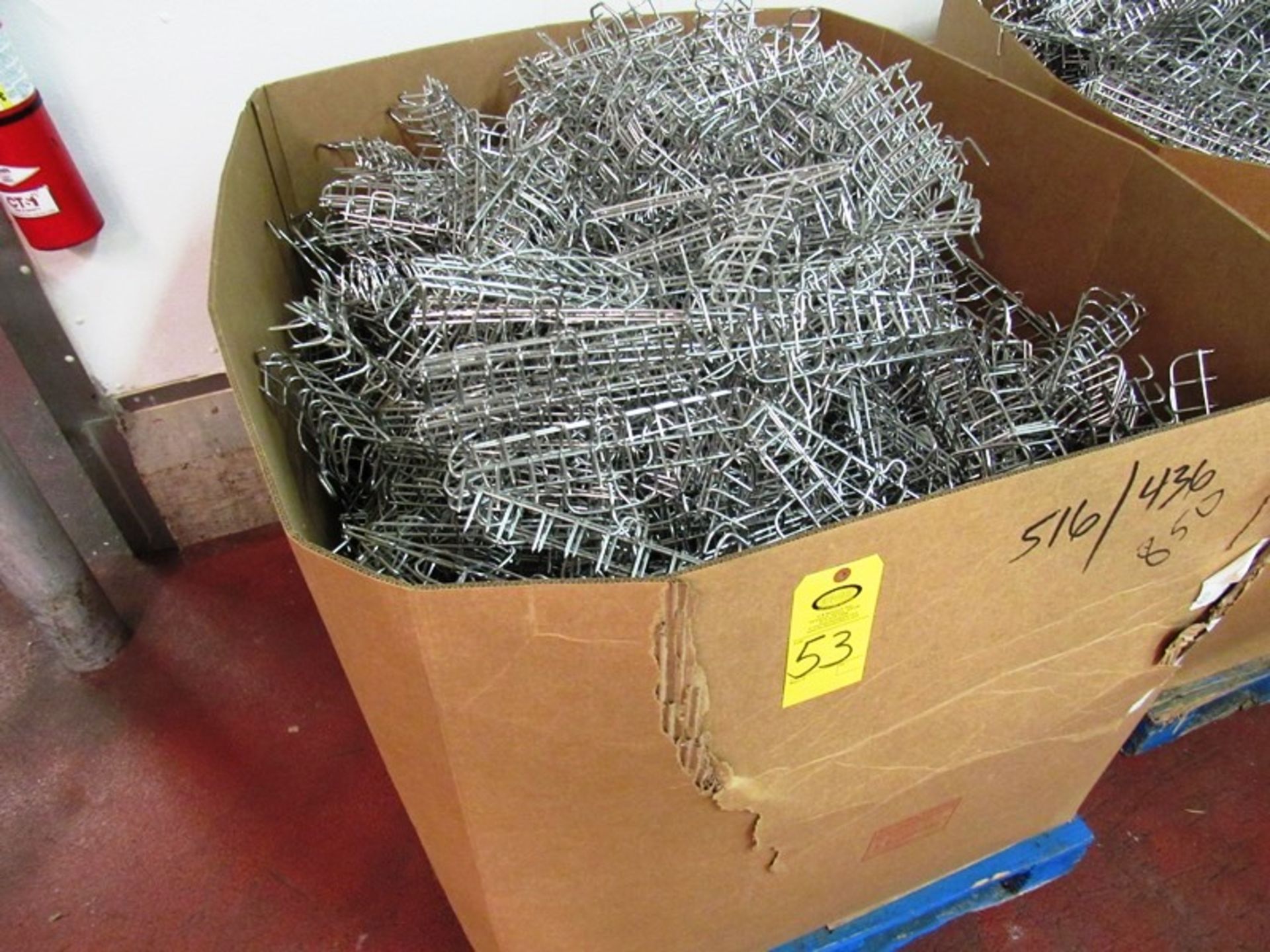 Lot (800) Stainless Steel Bacon Combs, 10 prongs ($25.00 Required Loading Fee- Rigger: Nebraska