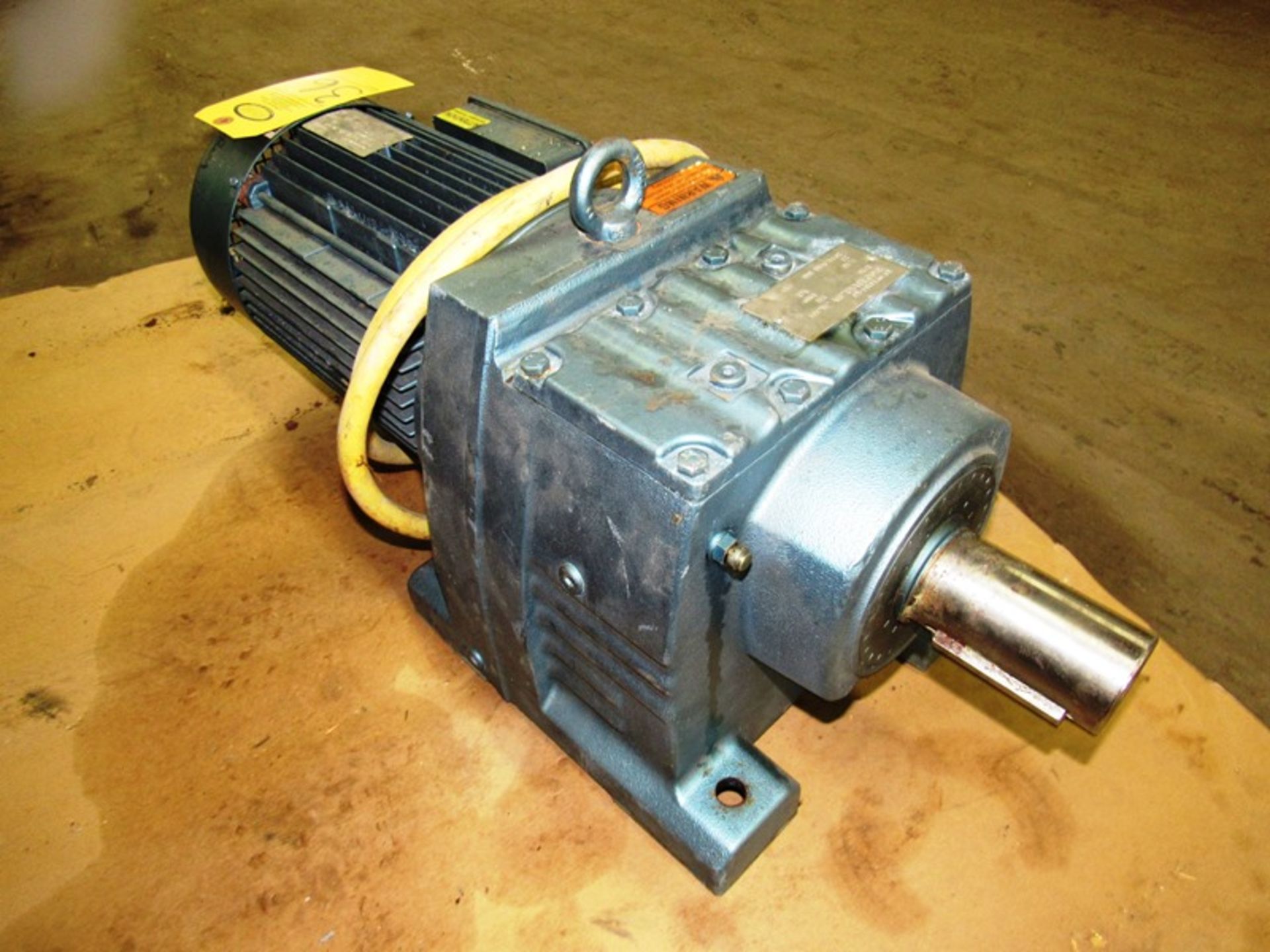 SEW Motor/Gearbox Type DFV132S4-KS, 7.5 h.p., 1720 RPM, 230/460 volts, Gearbox R87DV13234KS, input - Bild 2 aus 2