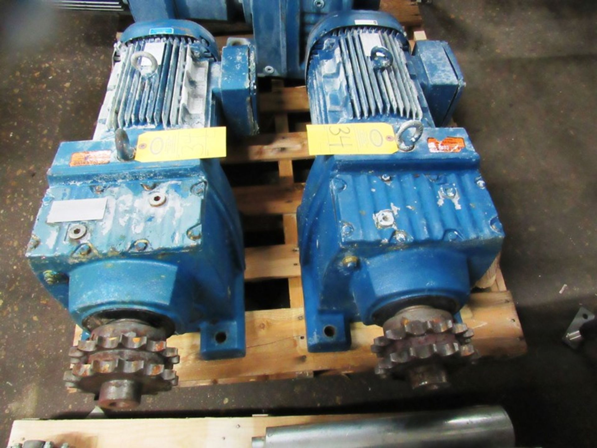 SEW Motors/Gearboxes Type DRE160MC4/DH, 15 h.p., 1740 RPM, 230/460 volts, Gearbox Type - Bild 2 aus 2