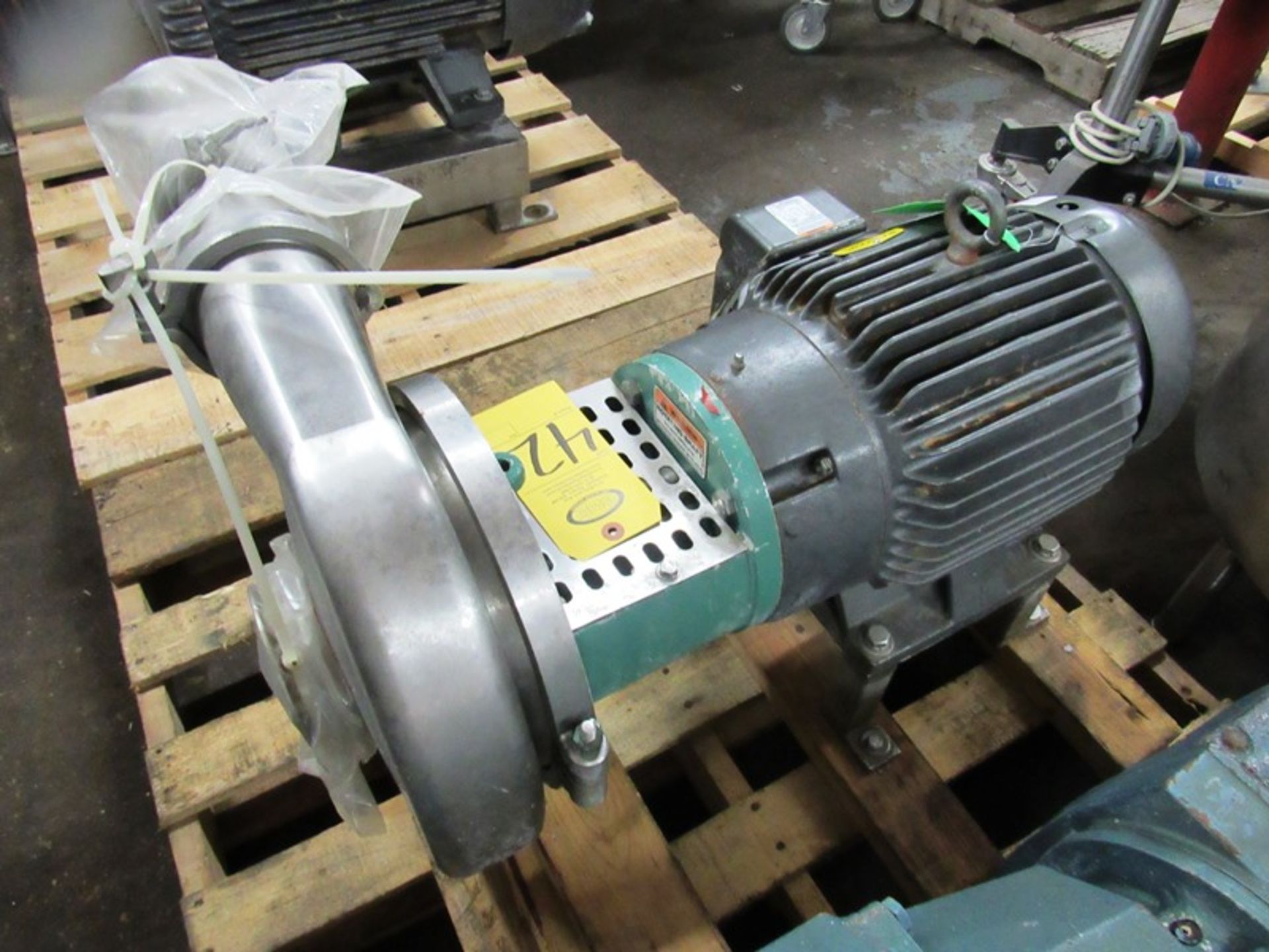 Baldor Motor, on stainless steel pump, 15 h.p., 1760 RPM, 230/460 volts, 4" inlet, 3" outlet - Bild 2 aus 3