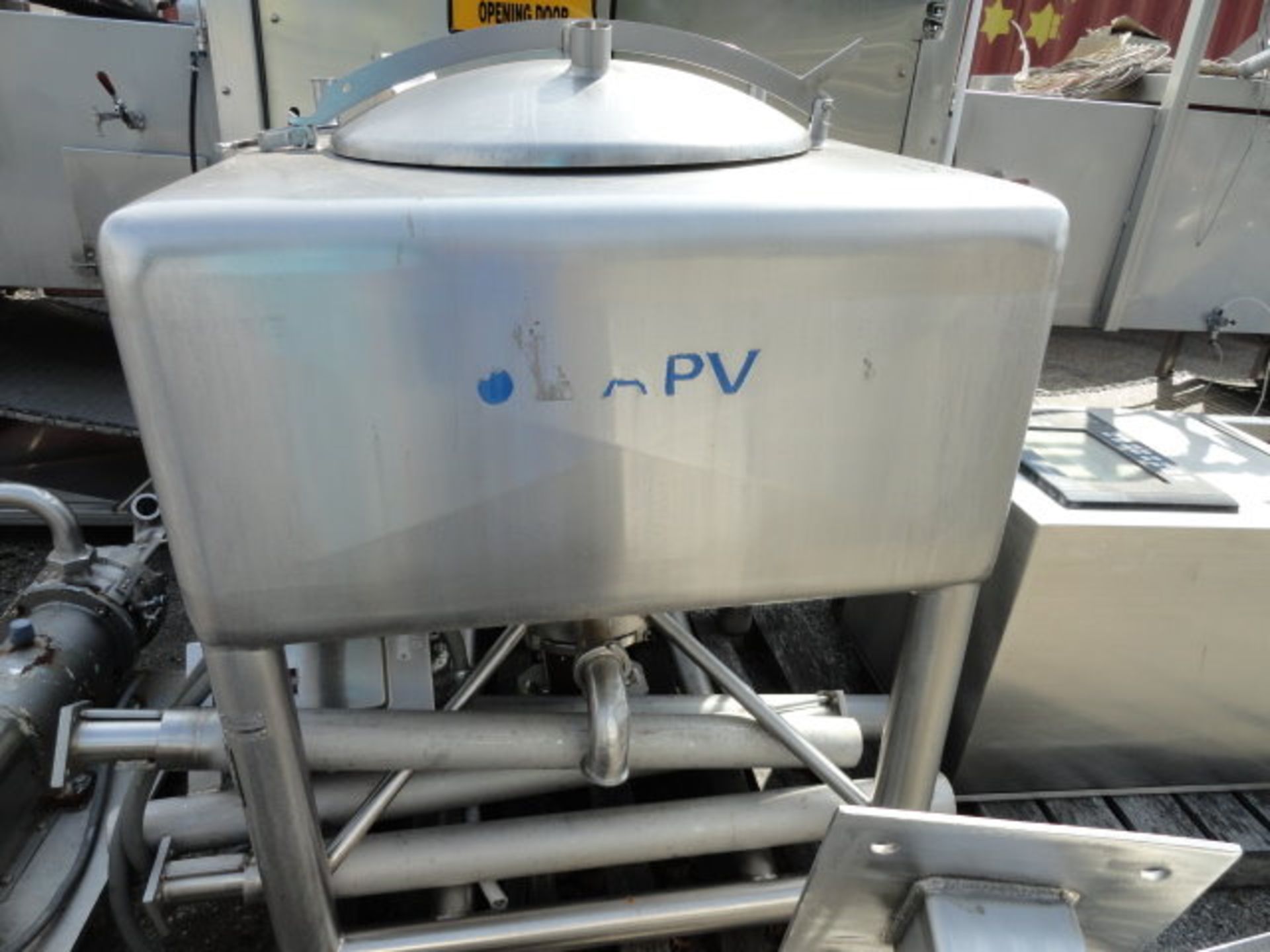 APV Liquefier, 150 gallon, with control panel, outside, ($150.00 Required Loading Fee- Rigger: - Image 2 of 5