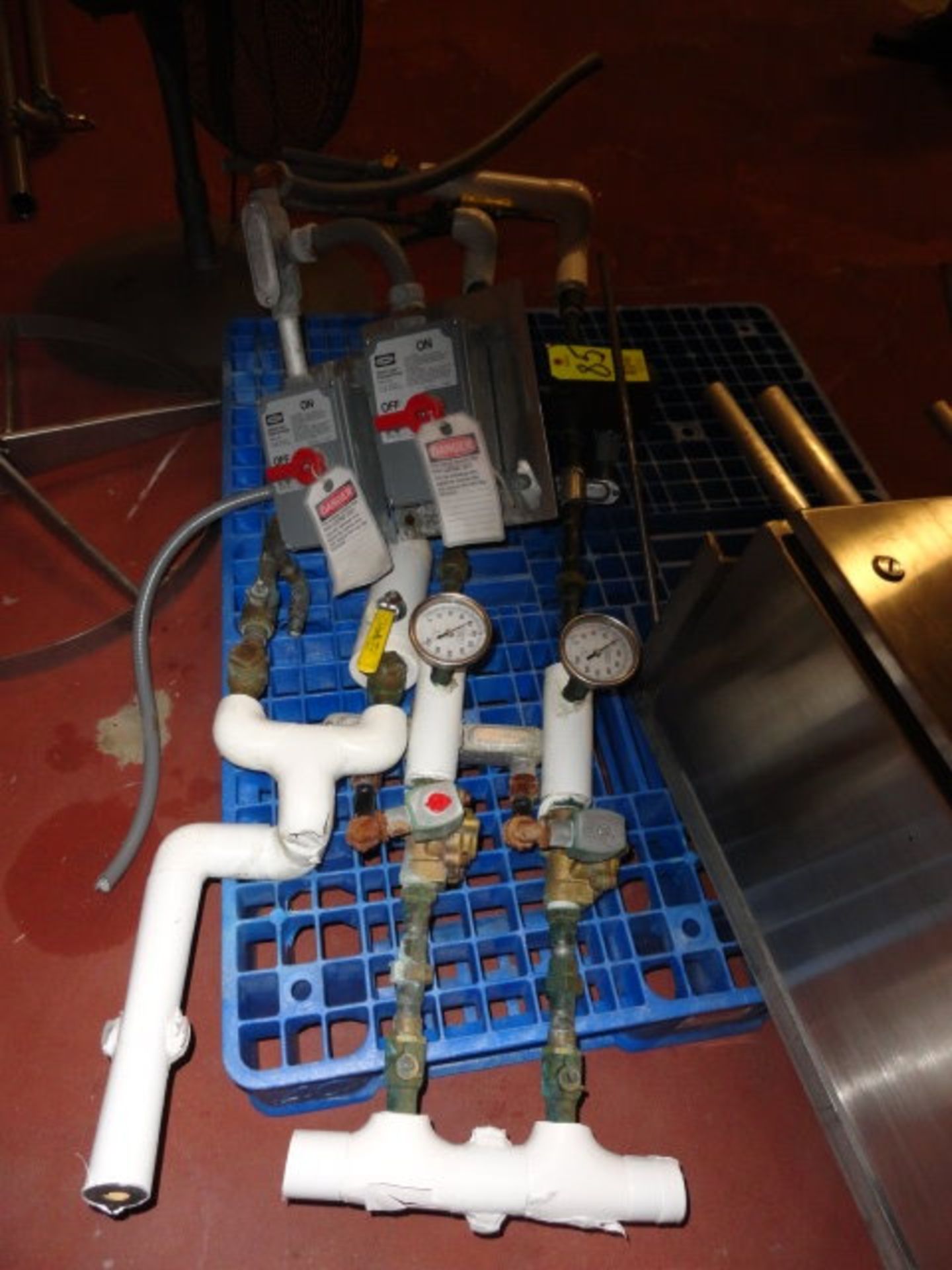 (1) Pallet with steam pipe assembly including (2) meters & temperature probes, ($60.00 Required - Image 2 of 3