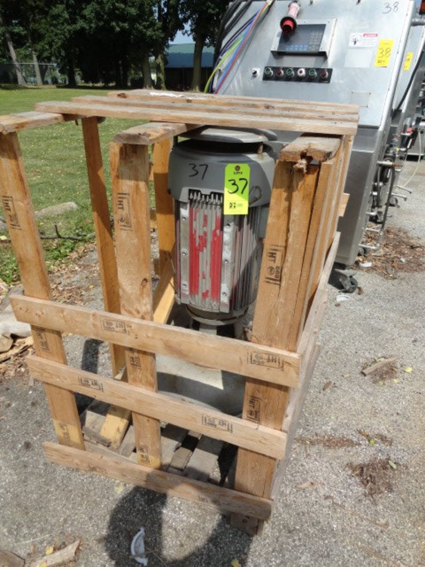 Bell & Gosset Mdl. 6BC 9.6BF Centrifugal Pump, Vertical, 10 HP, in crate outside, ($60.00 Required