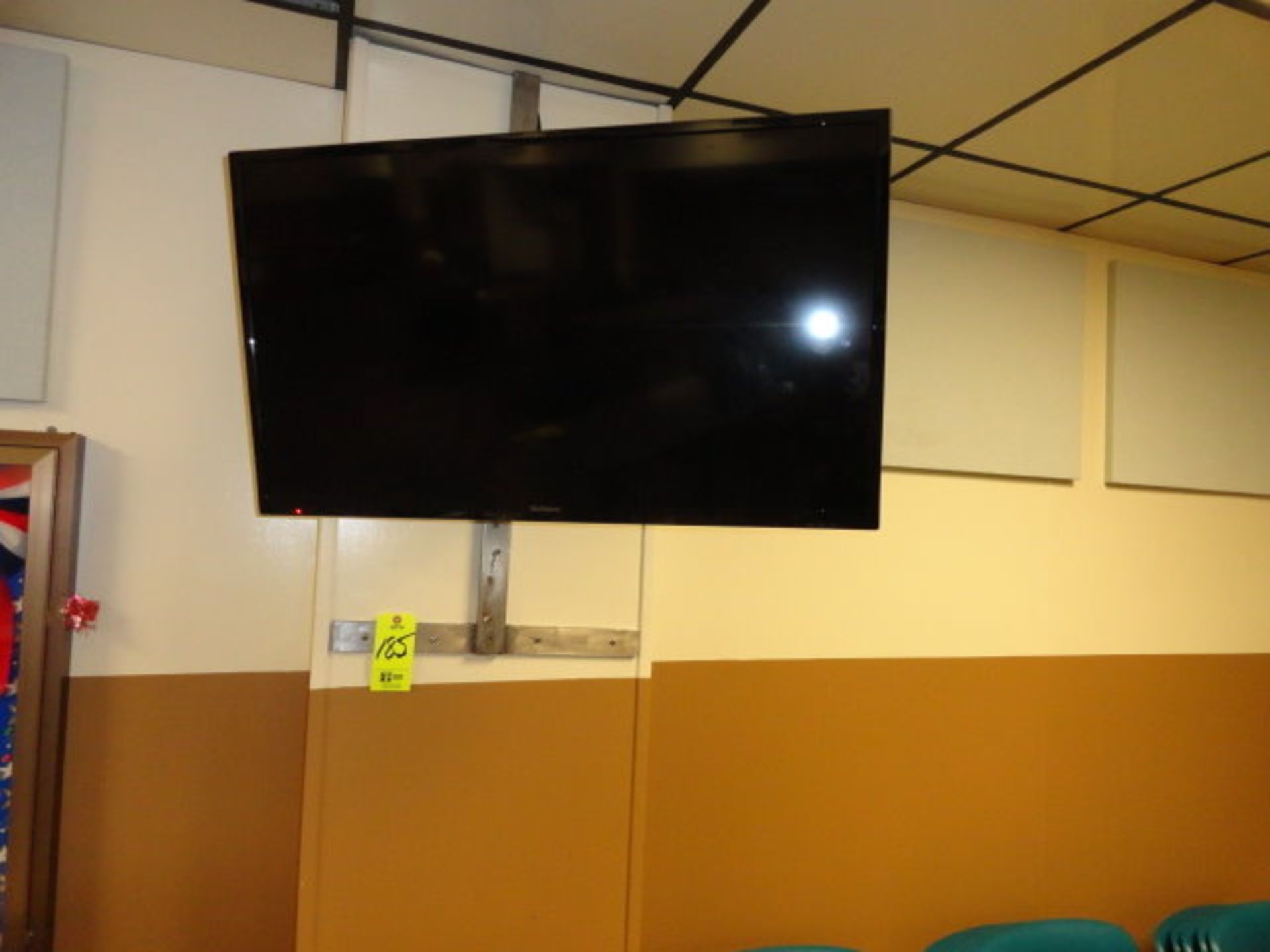 Westinghouse Flat Screen, 40", wall mounted, ($20.00 Required Loading Fee- Rigger: Nebraska