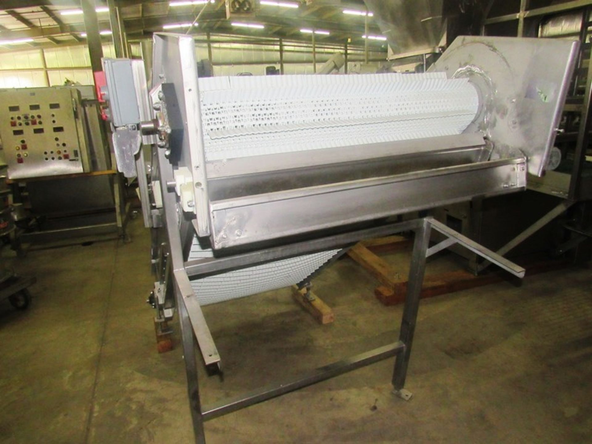 Stainless Steel Incline Conveyor, 39" W X 8' L flighted plastic belt, 1 1/2" high, flights spaced 3" - Image 2 of 6