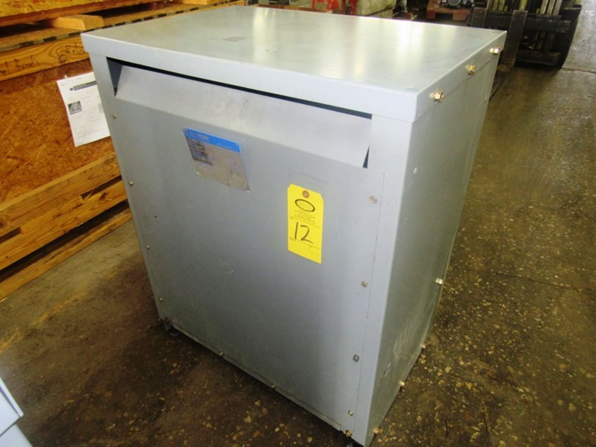 Challenger Mdl. 3BN Drive Isolation Transformer C-Rise Type 150º, KVA 118, Cat. #123LP3, voltage