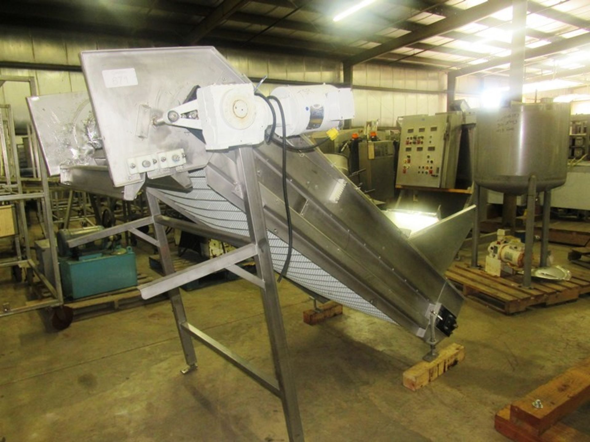 Stainless Steel Incline Conveyor, 39" W X 8' L flighted plastic belt, 1 1/2" high, flights spaced 3" - Image 3 of 6