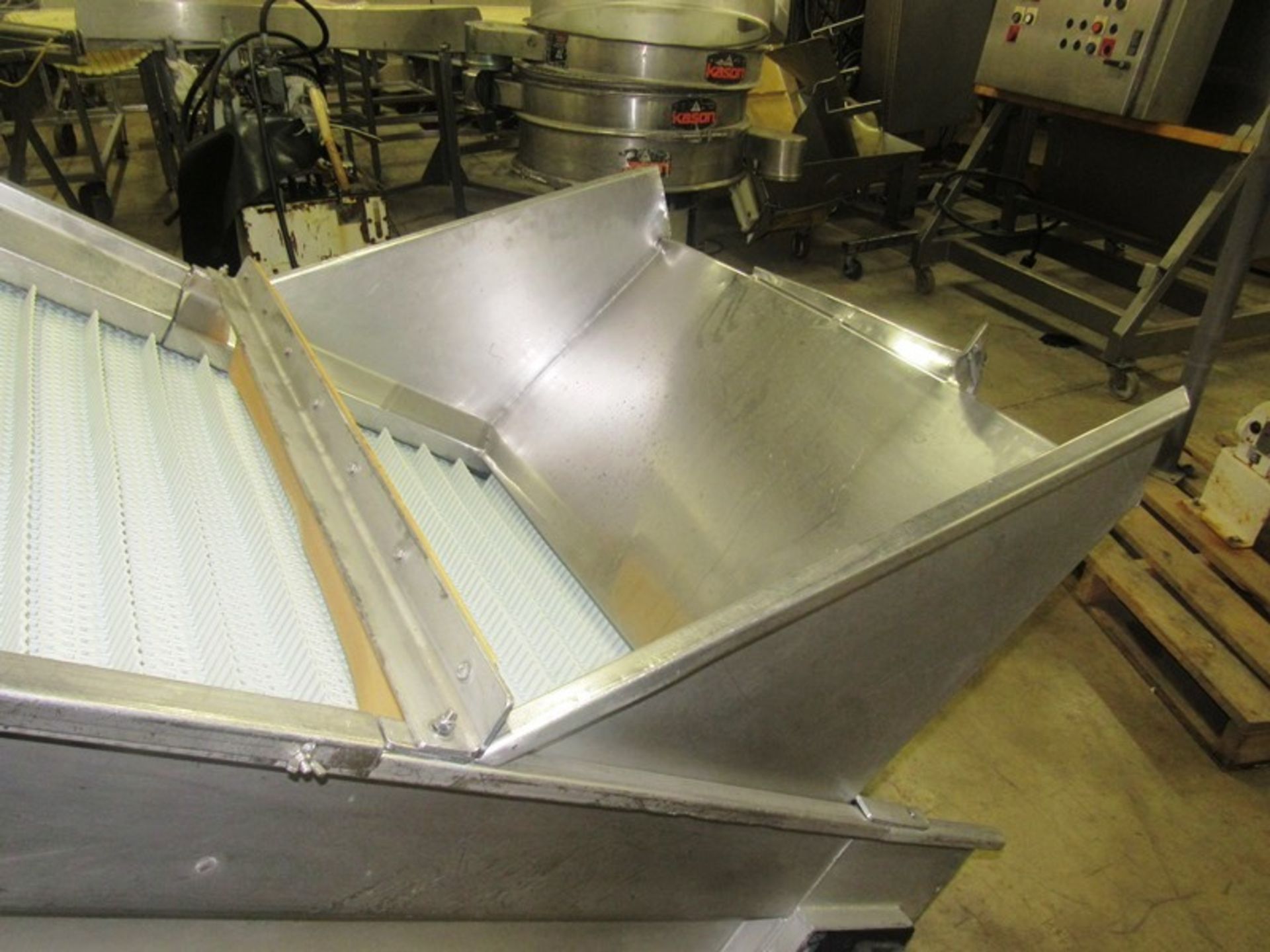 Stainless Steel Incline Conveyor, 39" W X 8' L flighted plastic belt, 1 1/2" high, flights spaced 3" - Image 4 of 6