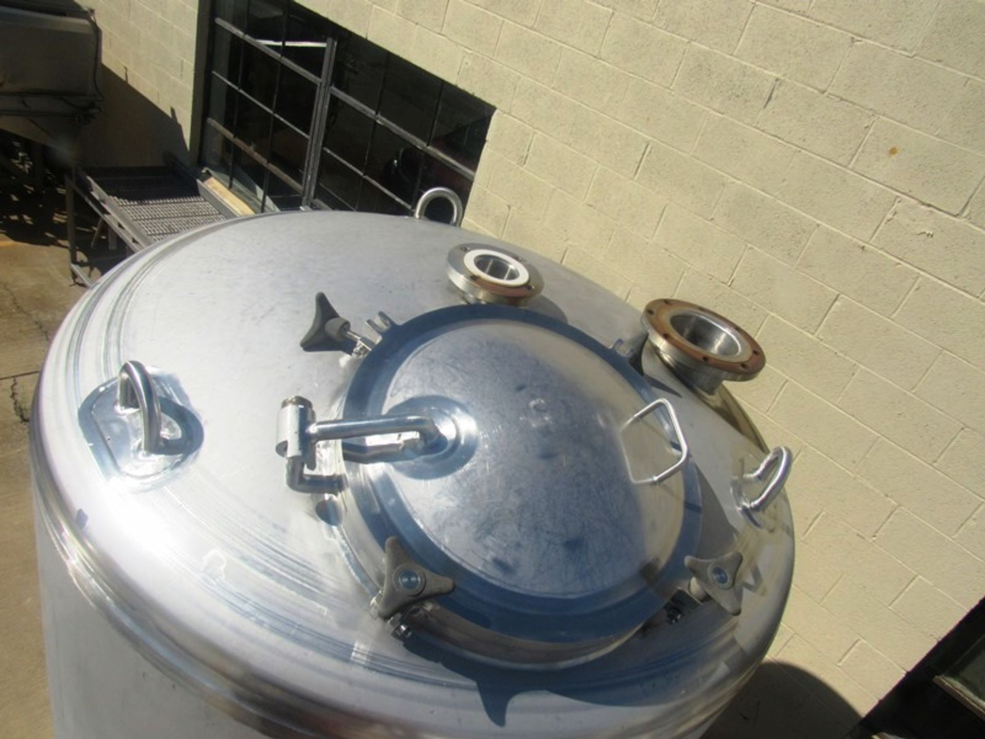 Lee Industries Model 1100DBT Stainless Steel Single Wall Tank. 1100 gallon capacity - Image 2 of 4