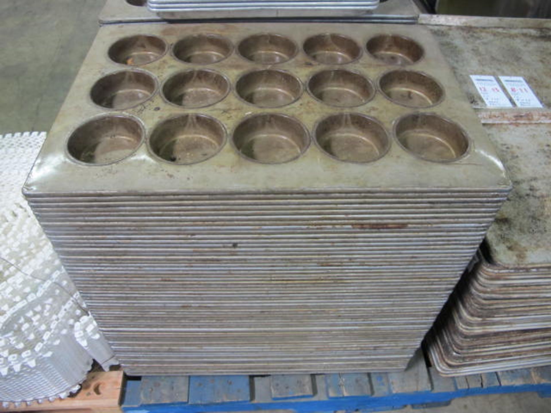 LOT, 10X, 18" x 26" MUFFIN PANS (4" ROUND) - Image 3 of 3