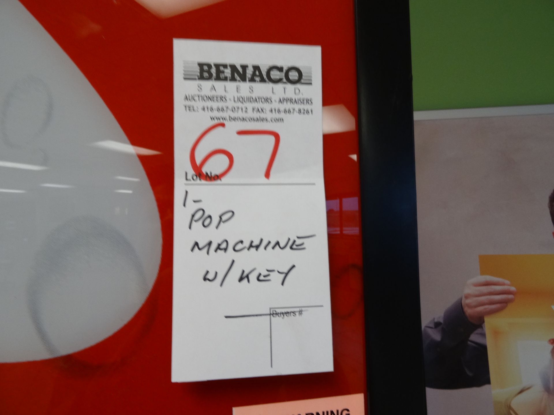 1X, POP MACHINE W/ KEY - Image 4 of 4