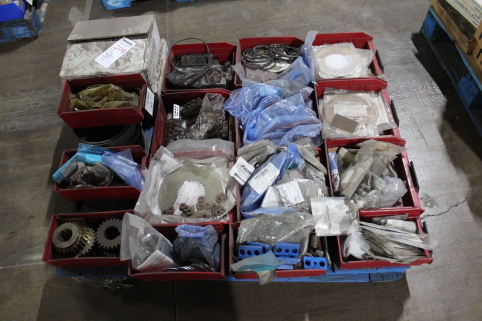 LOT, SKID OF PNEUMATIC PARTS, GEARS ETC
