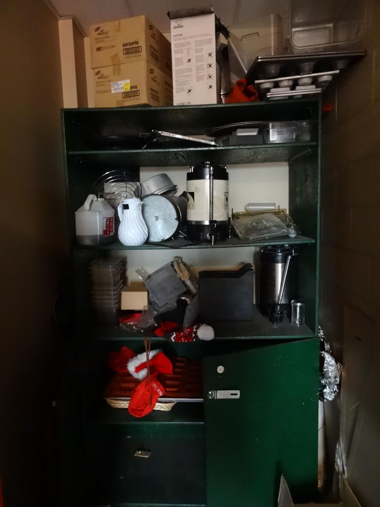 LOT, CONTENTS OF STORAGE ROOM - Image 4 of 5