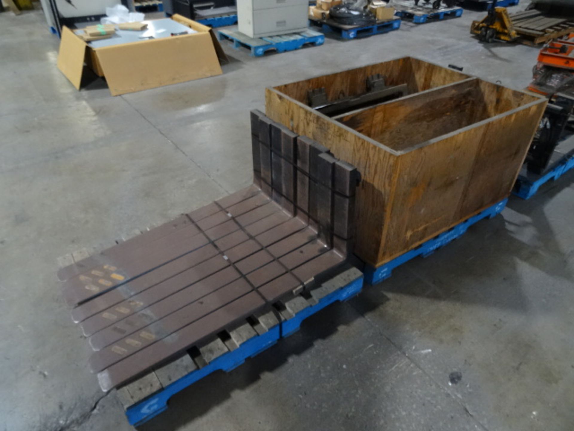 1 LOT, 4 ASST SIDE-SHIFT FORKLIFT CARRIAGES W/ FORKS