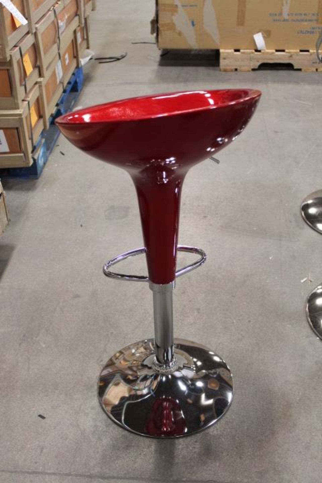 1X, LUMISOURCE BACKLESS SCOOPER BAR STOOL - Image 2 of 3