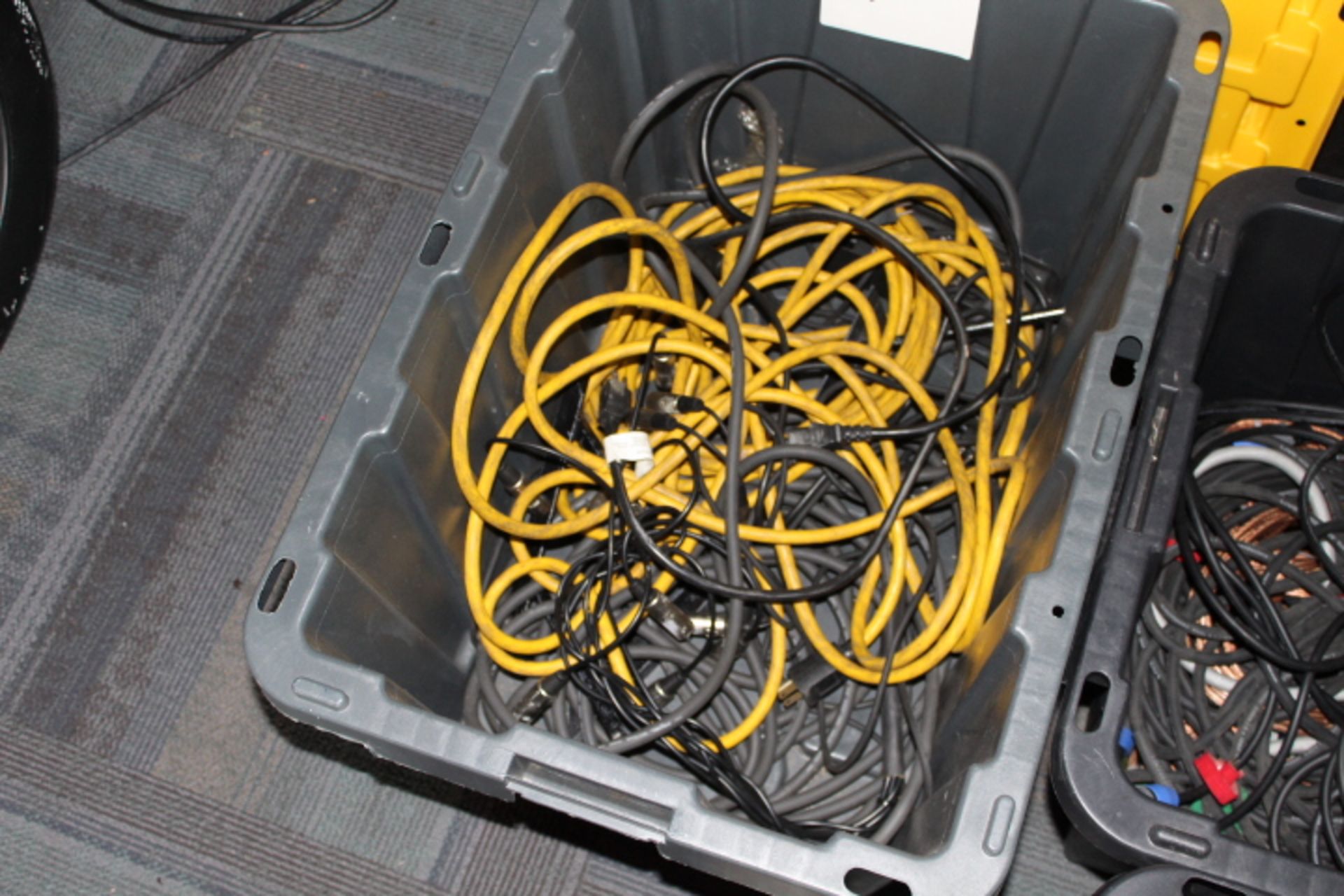 TOTE OF POWER CORDS