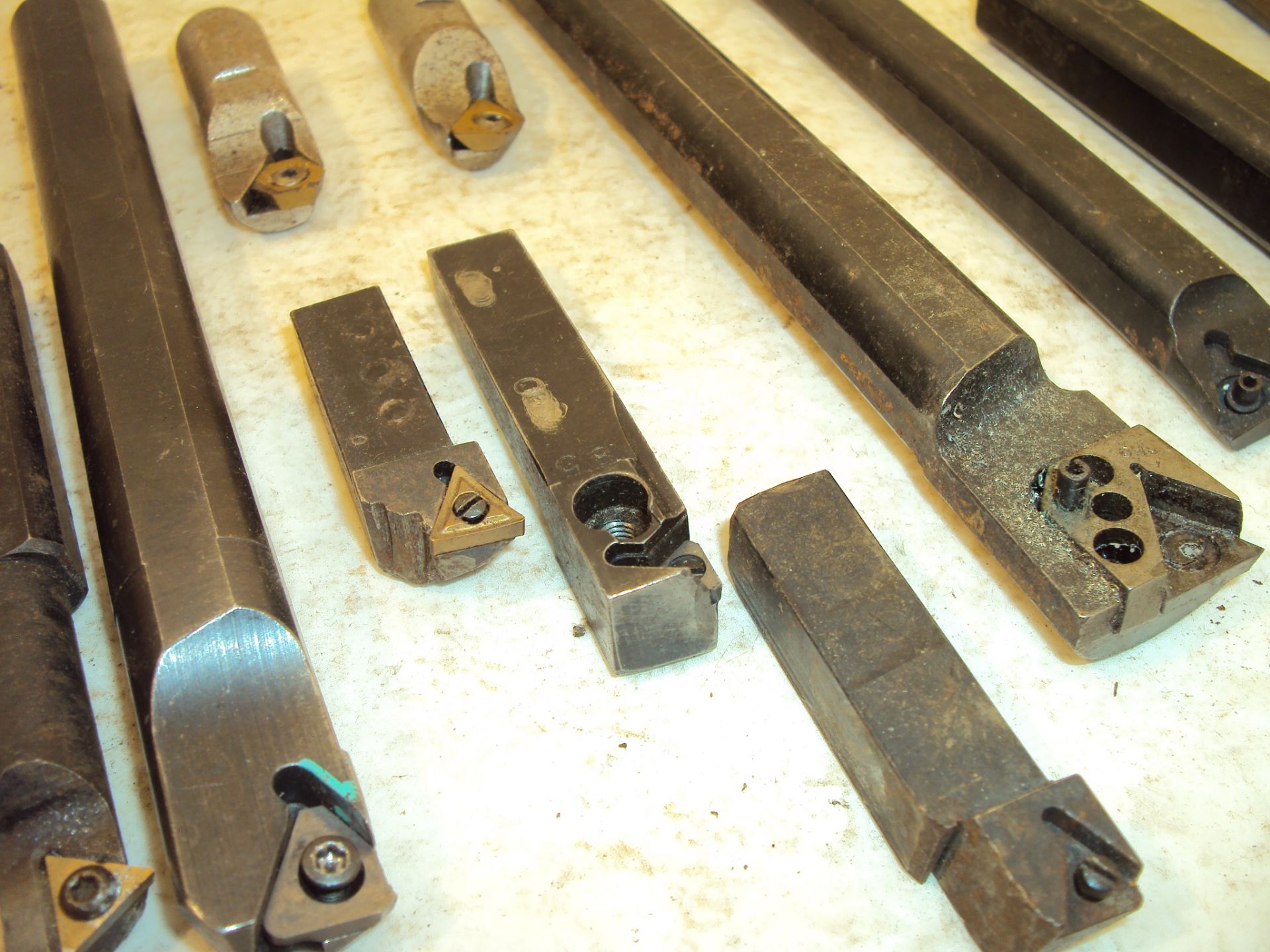ASSORTED LATHE TURNING & FACING TOOL HOLDERS - Image 3 of 4
