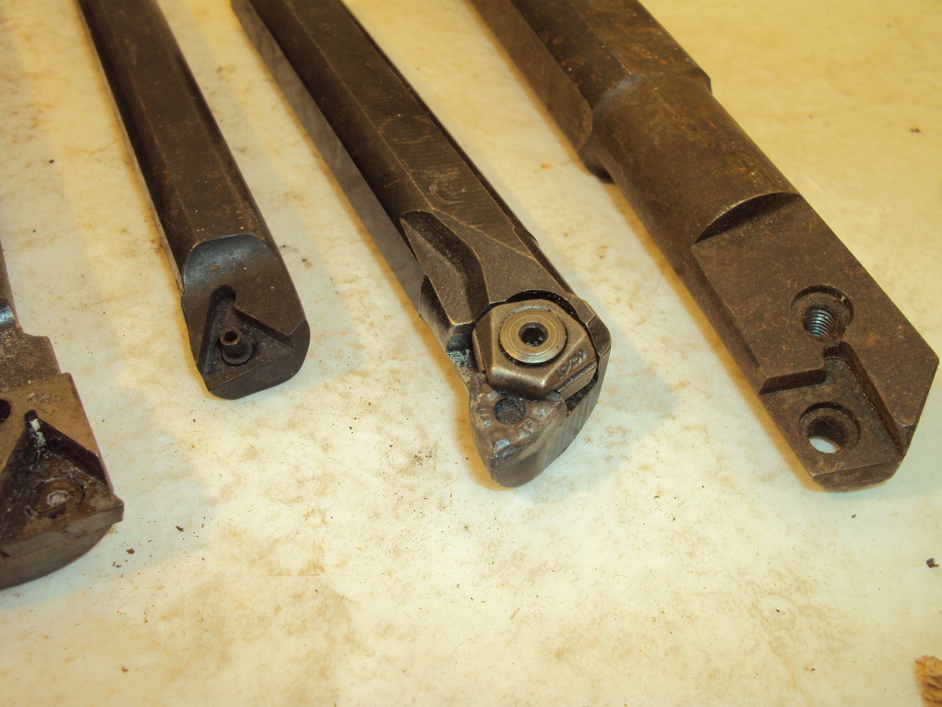ASSORTED LATHE TURNING & FACING TOOL HOLDERS - Image 4 of 4