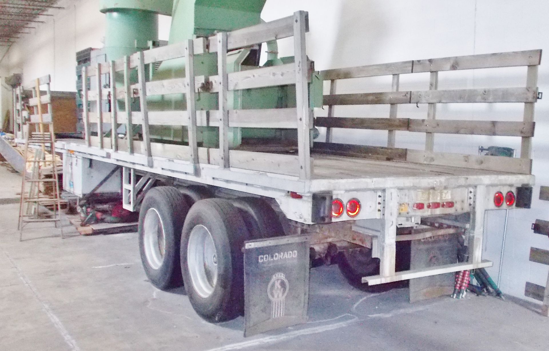 40' TANDEM AXLE FLATBED TRAILER - Image 5 of 17