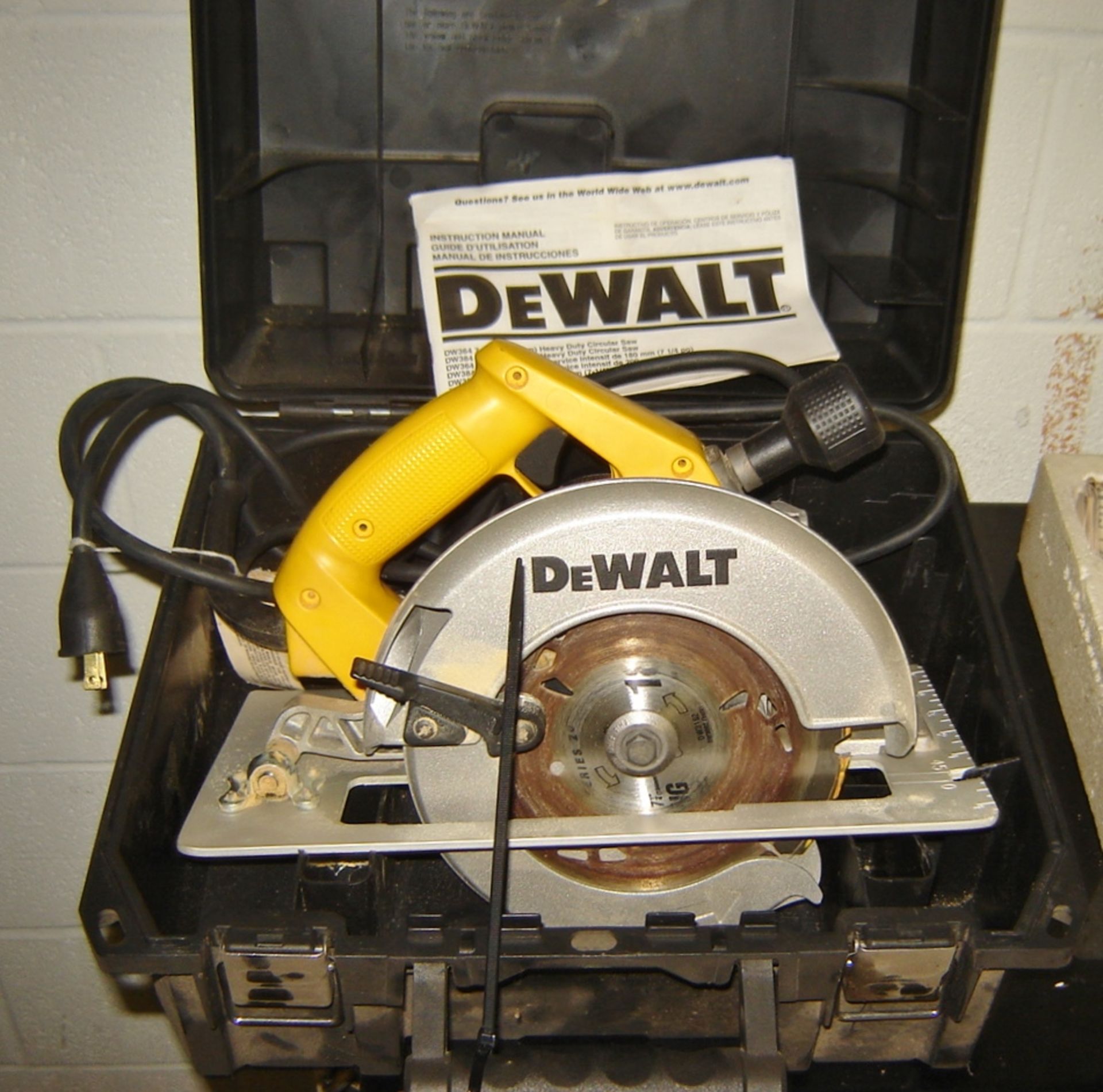 DEWALT DW-364, 7-1/4" HEAVY DUTY CIRCULAR SAW