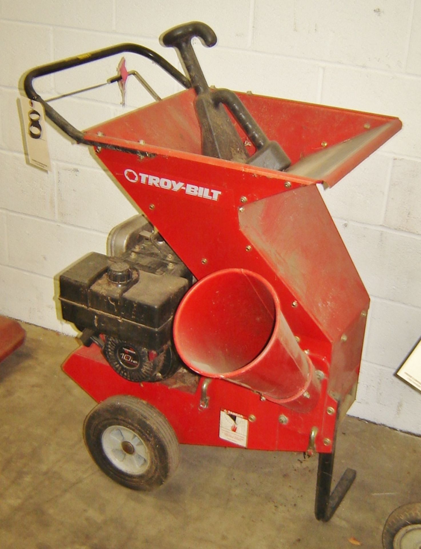 TROY-BILT 10-HP PORTABLE CHIPPER/SHEDDER - Image 5 of 7