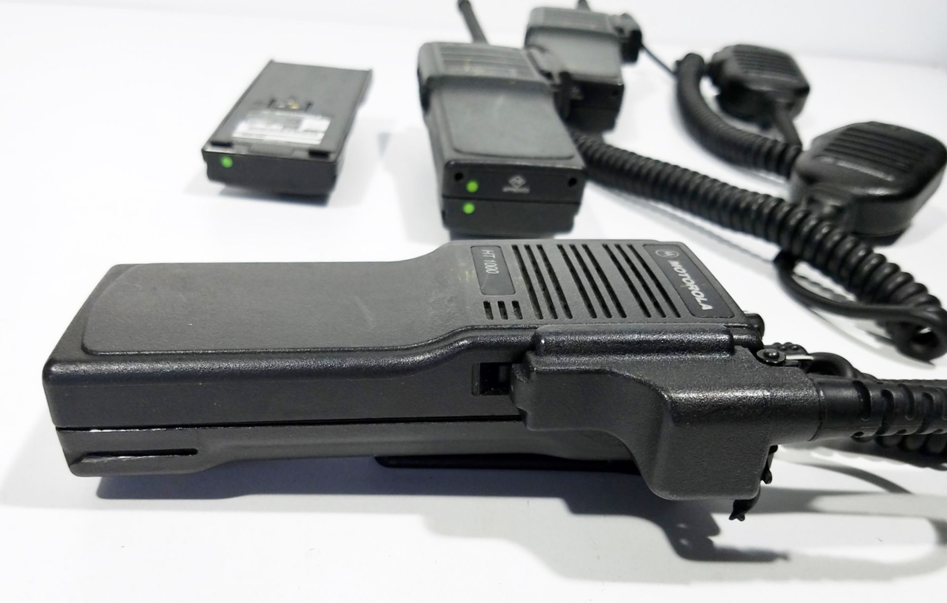 MOTOROLA 2-WAY RADIOS - Image 4 of 9