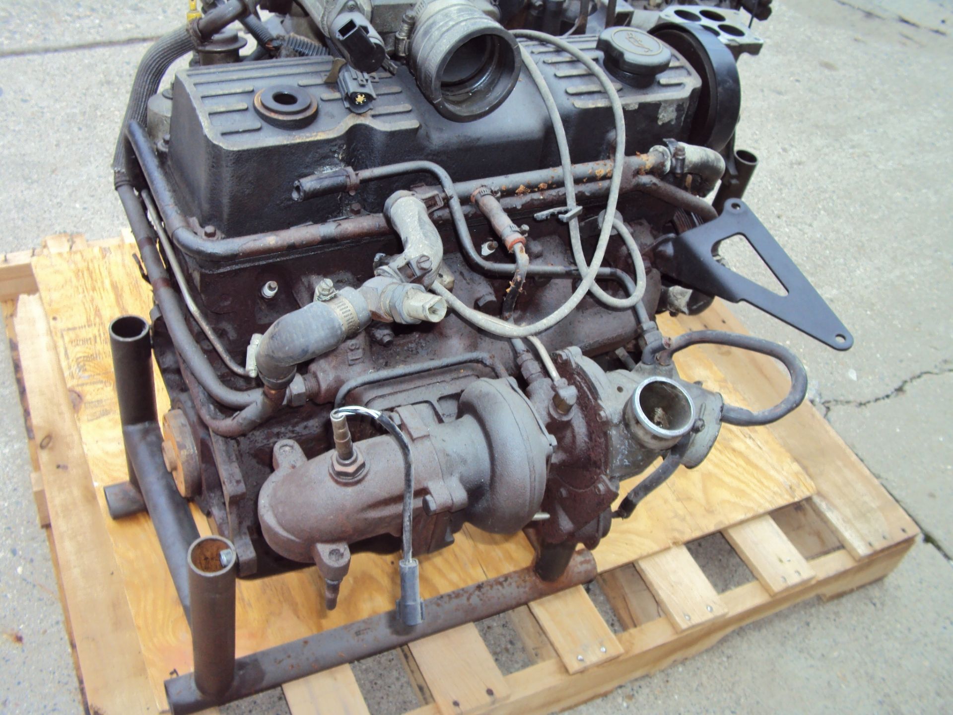 FORD 2,3 EFI TURBO ENGINES - Image 3 of 9