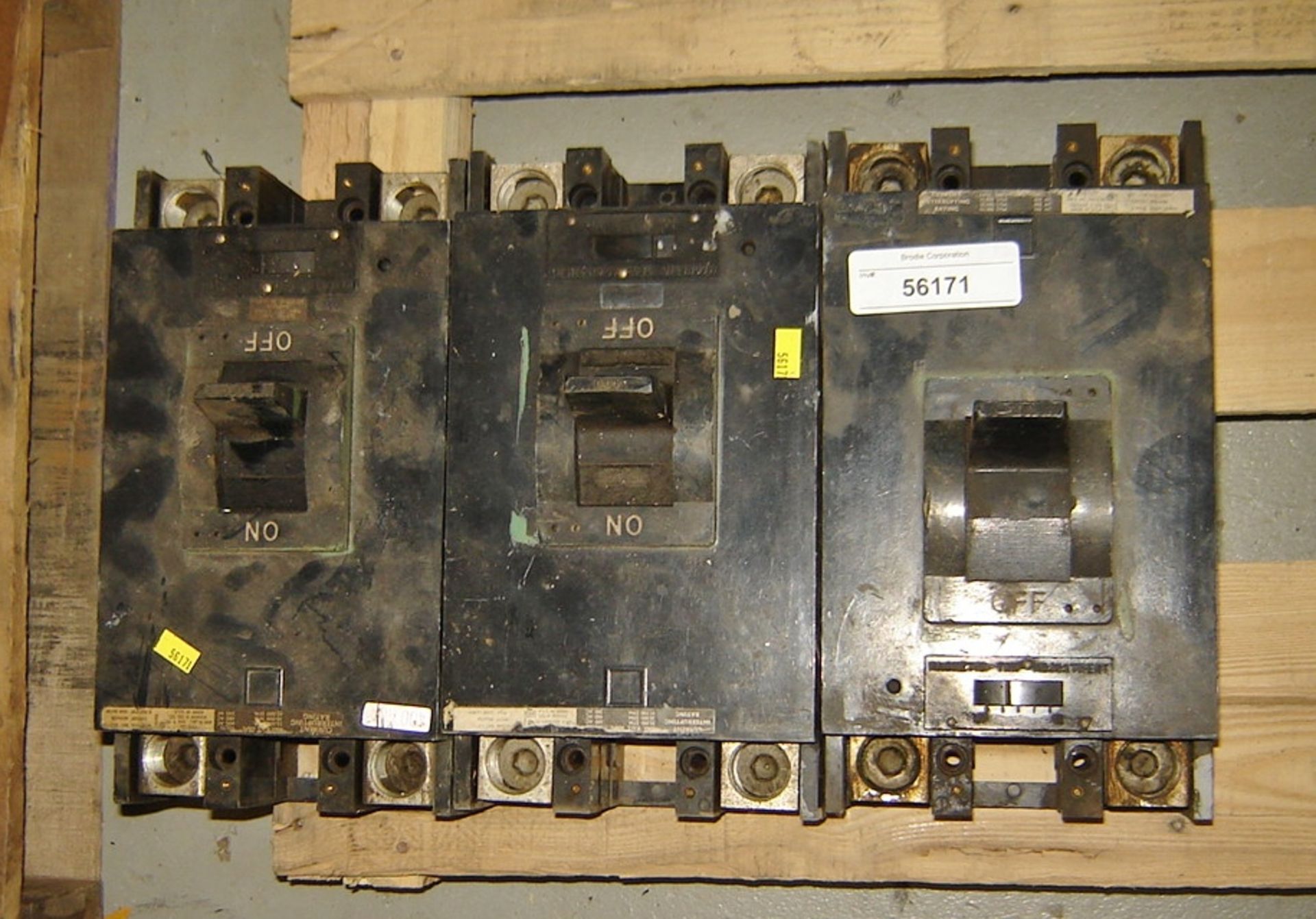 SQUARE D AC BREAKER SWITCHES