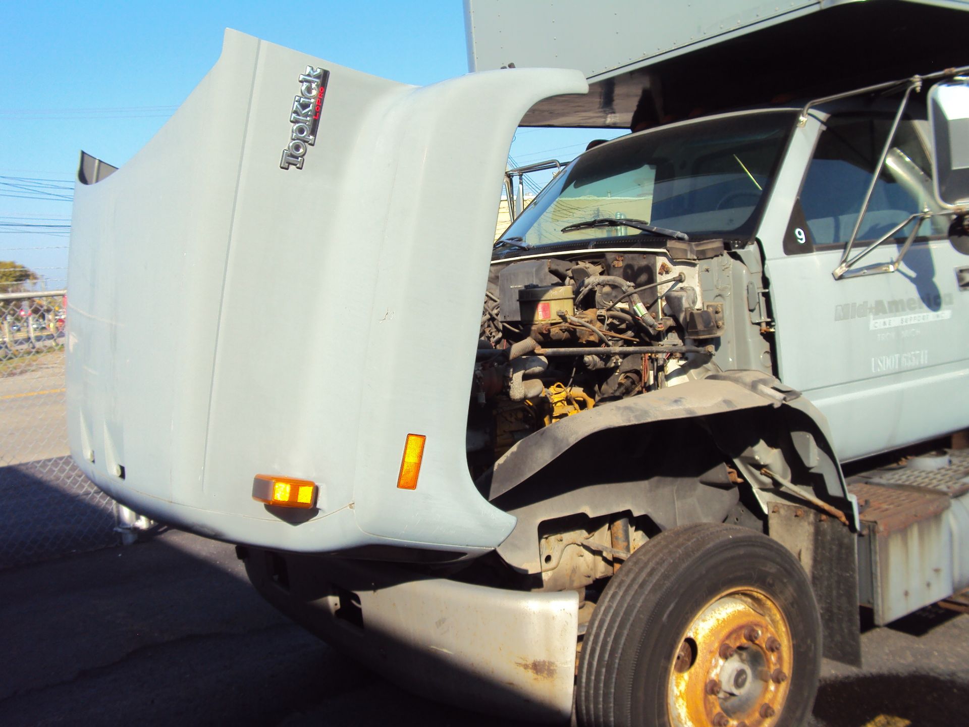 1996 GMC TOPKICK 26' BOX DIESEL TRUCK - Image 22 of 24