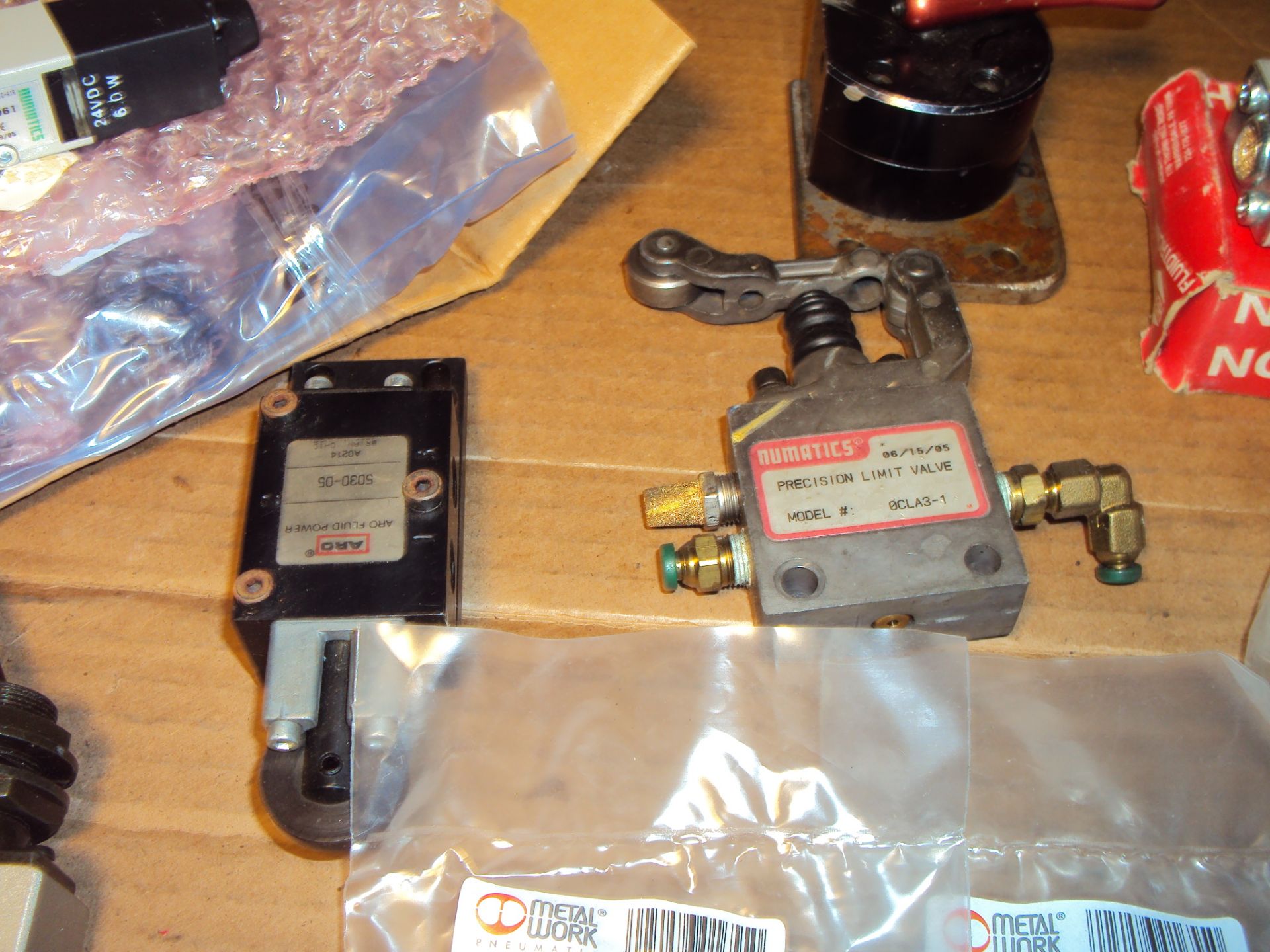 ASSORTED AIR VALVES & SMC REXROTH ARO HERION NUMATICS - Image 3 of 7