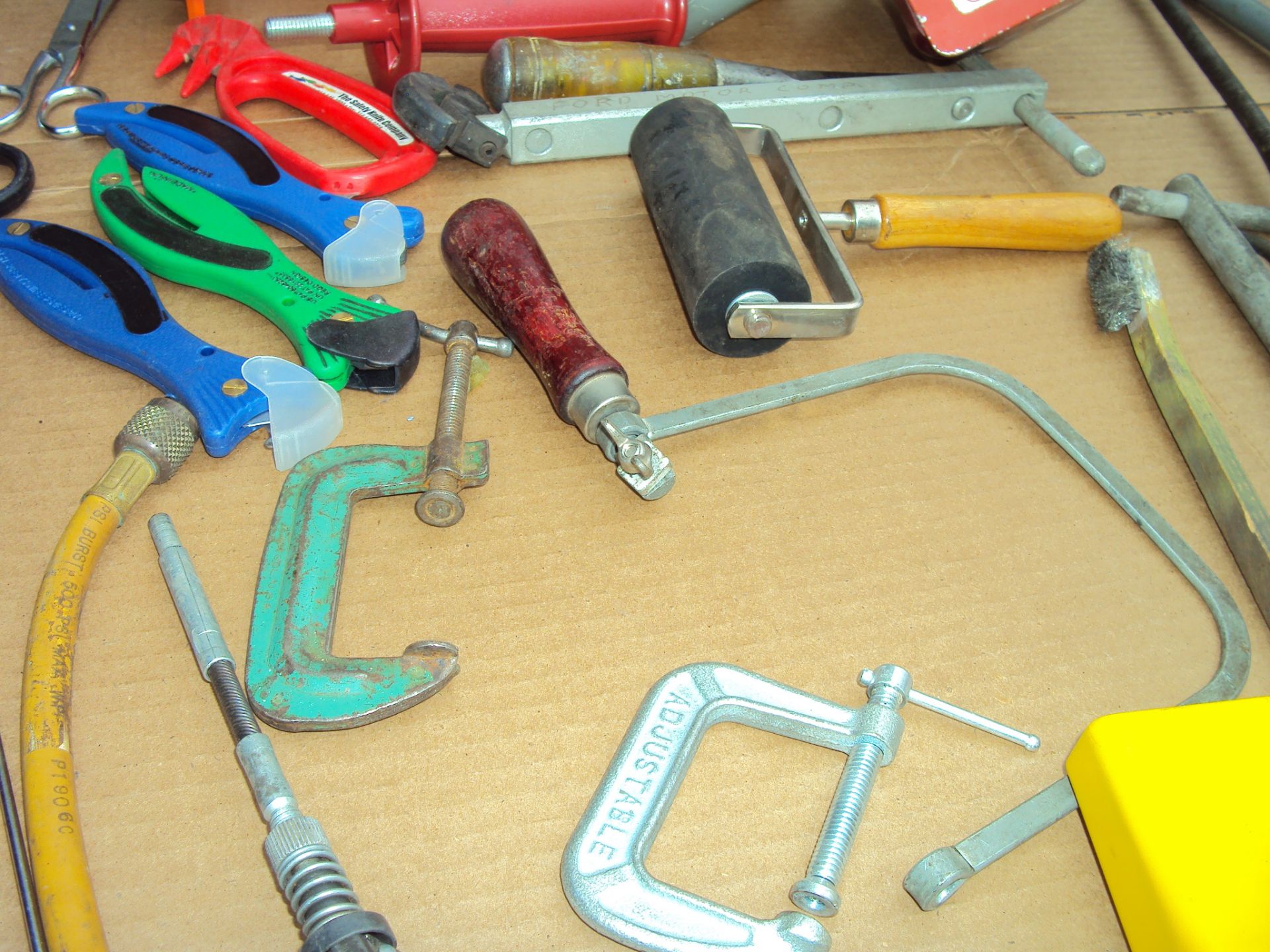 ASSORTED HAND TOOLS - Image 4 of 7