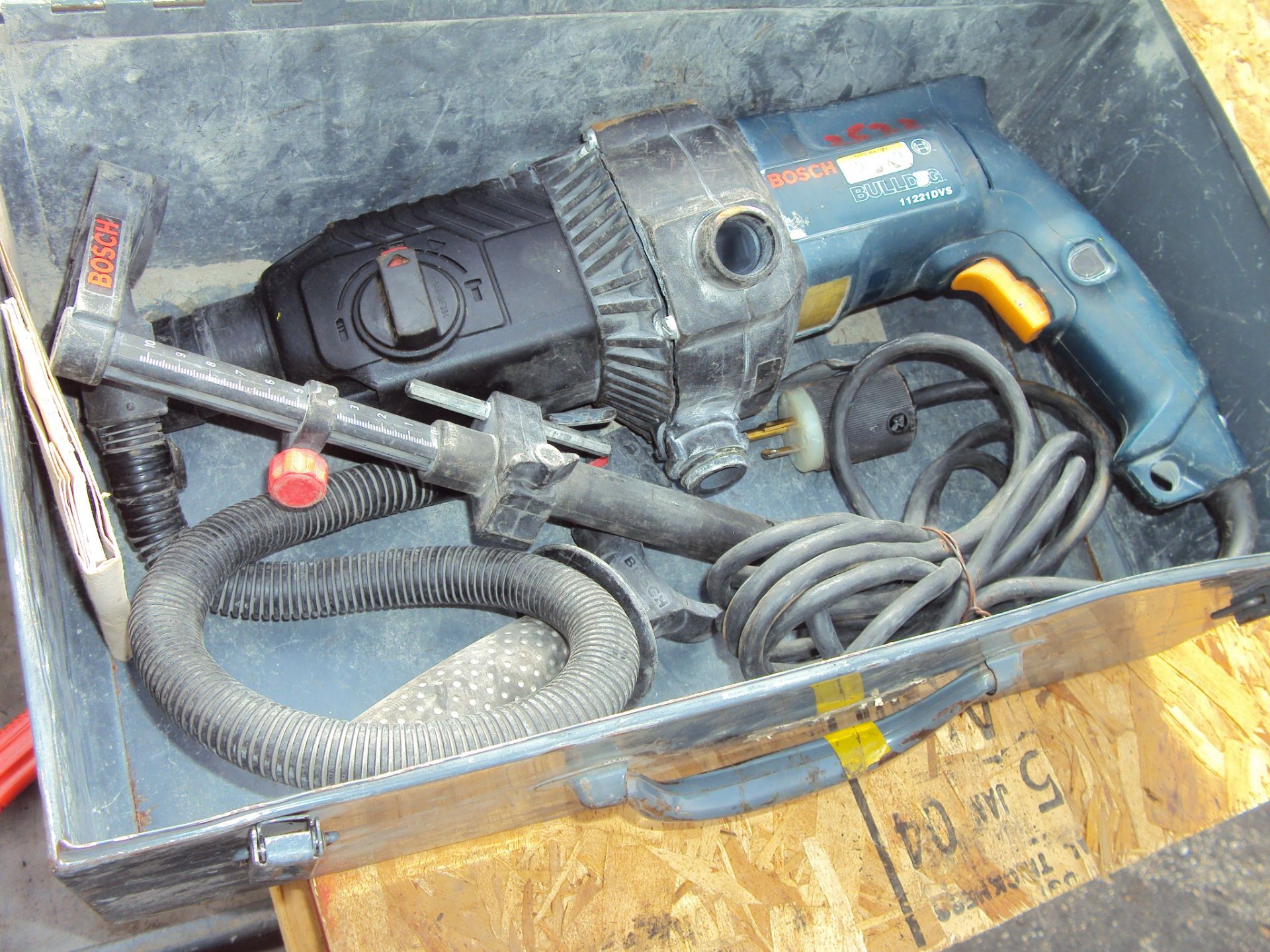 BOSCH #11221DVS BULLDOG SDS PLUS HAMMER DRILL - Image 5 of 5