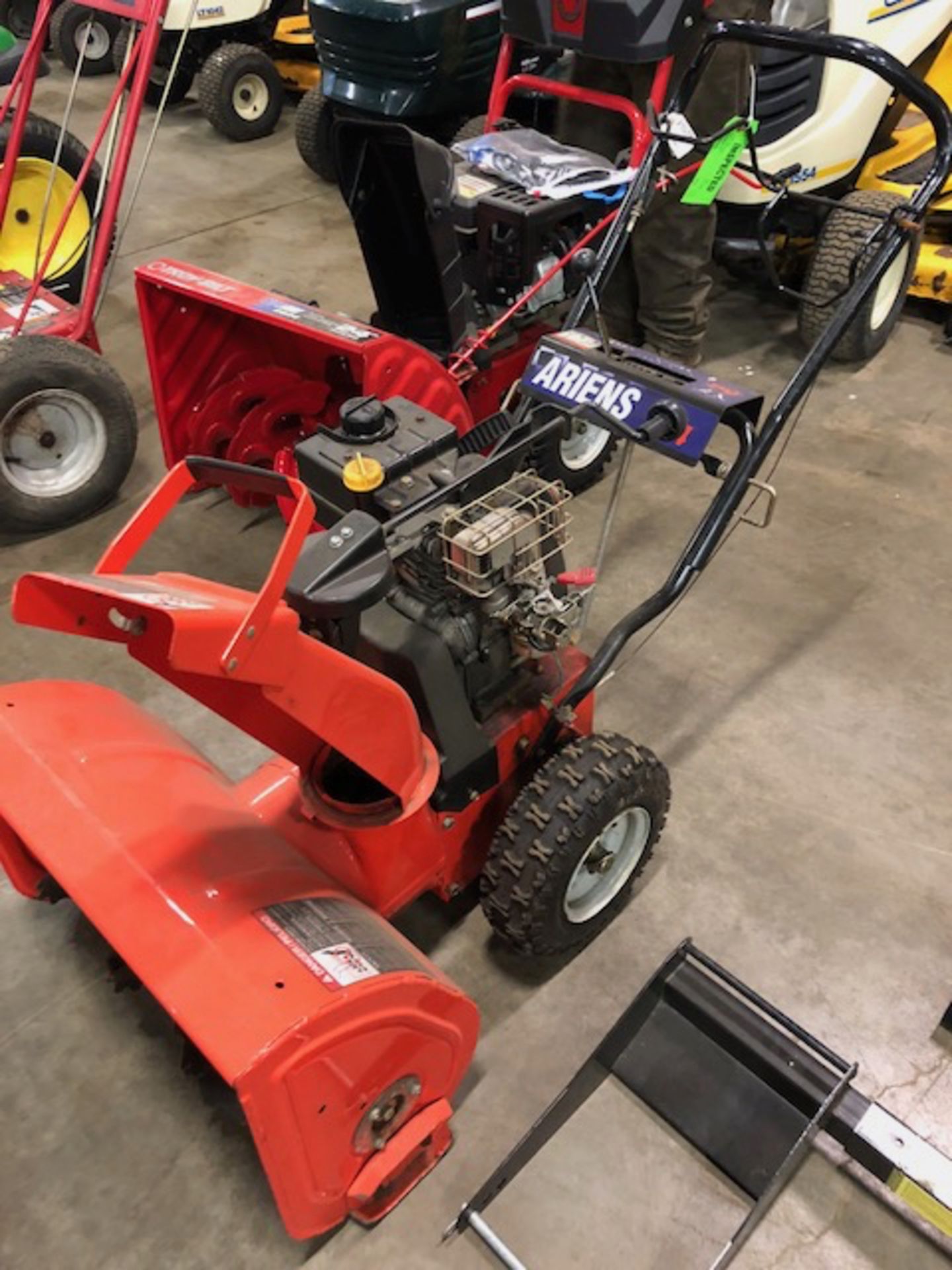 Ariens 524 has snowblower. 5hp, 24â€ path