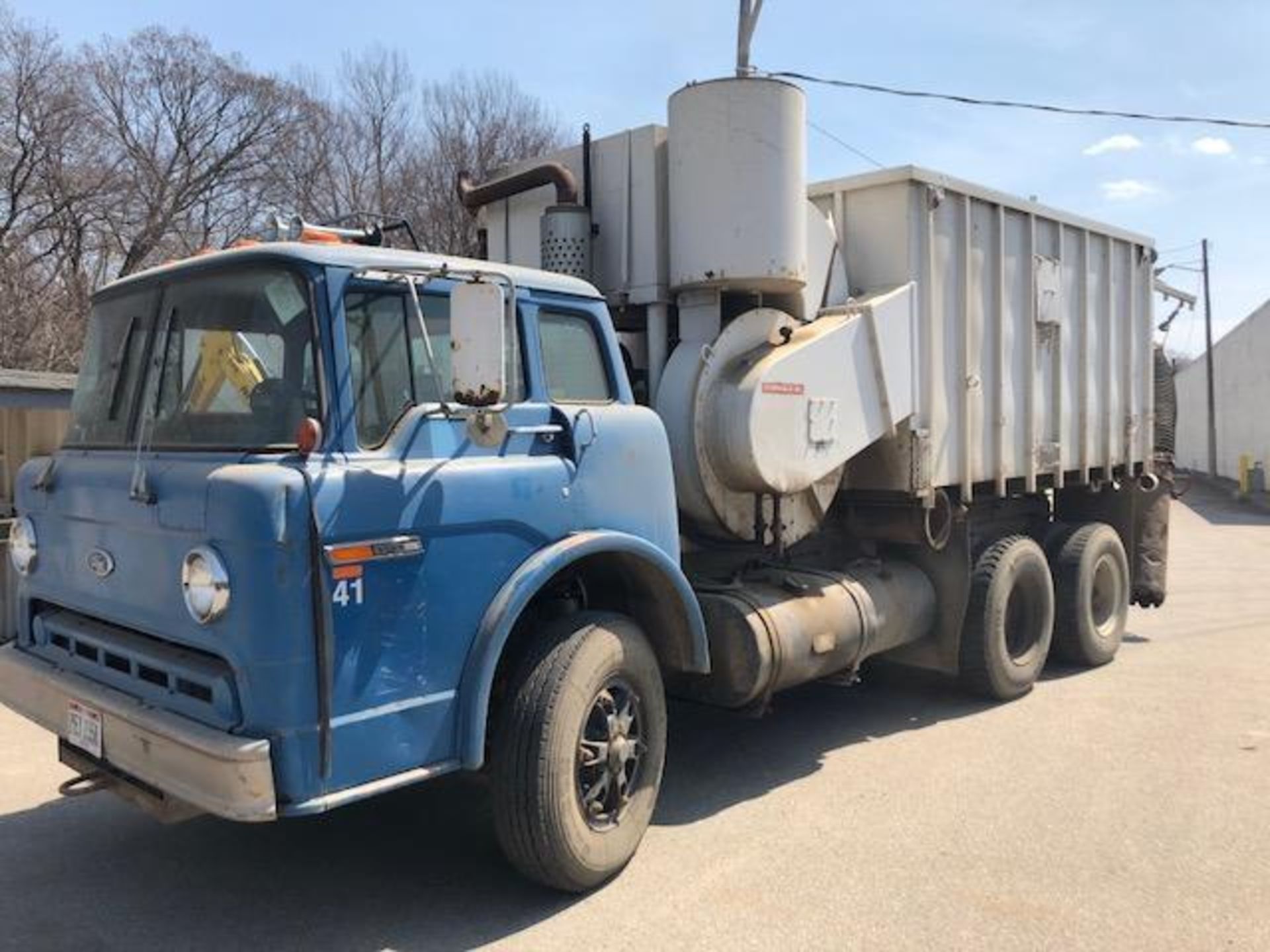 1988 Ford 8000 Vac-All truck. Cat diesel - Image 2 of 4