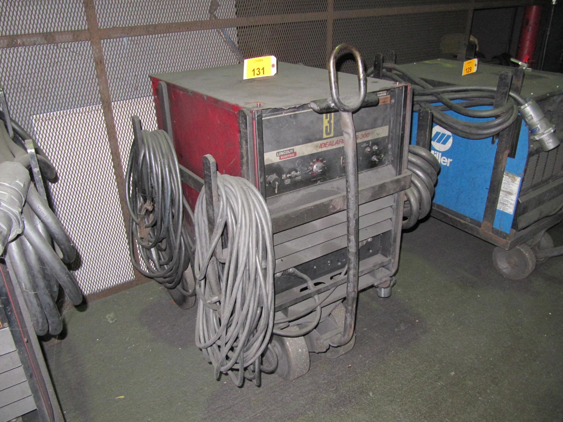 Lincoln Idealarc R3R-500 portable welder, s/n U1940215754