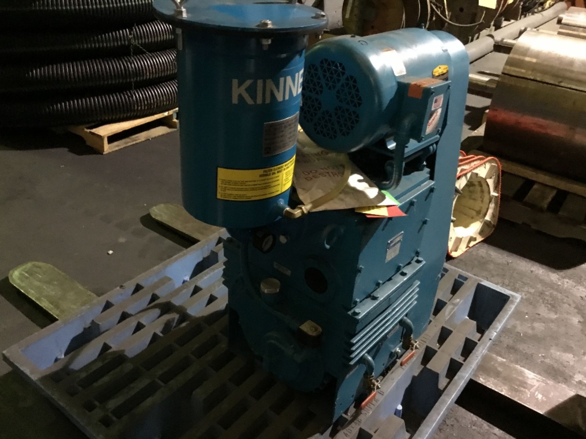 Tuthill/Kinney KTC603 vacuum pump, 3 hp with oil mist eliminator @ 85 cfm, 309111-1401