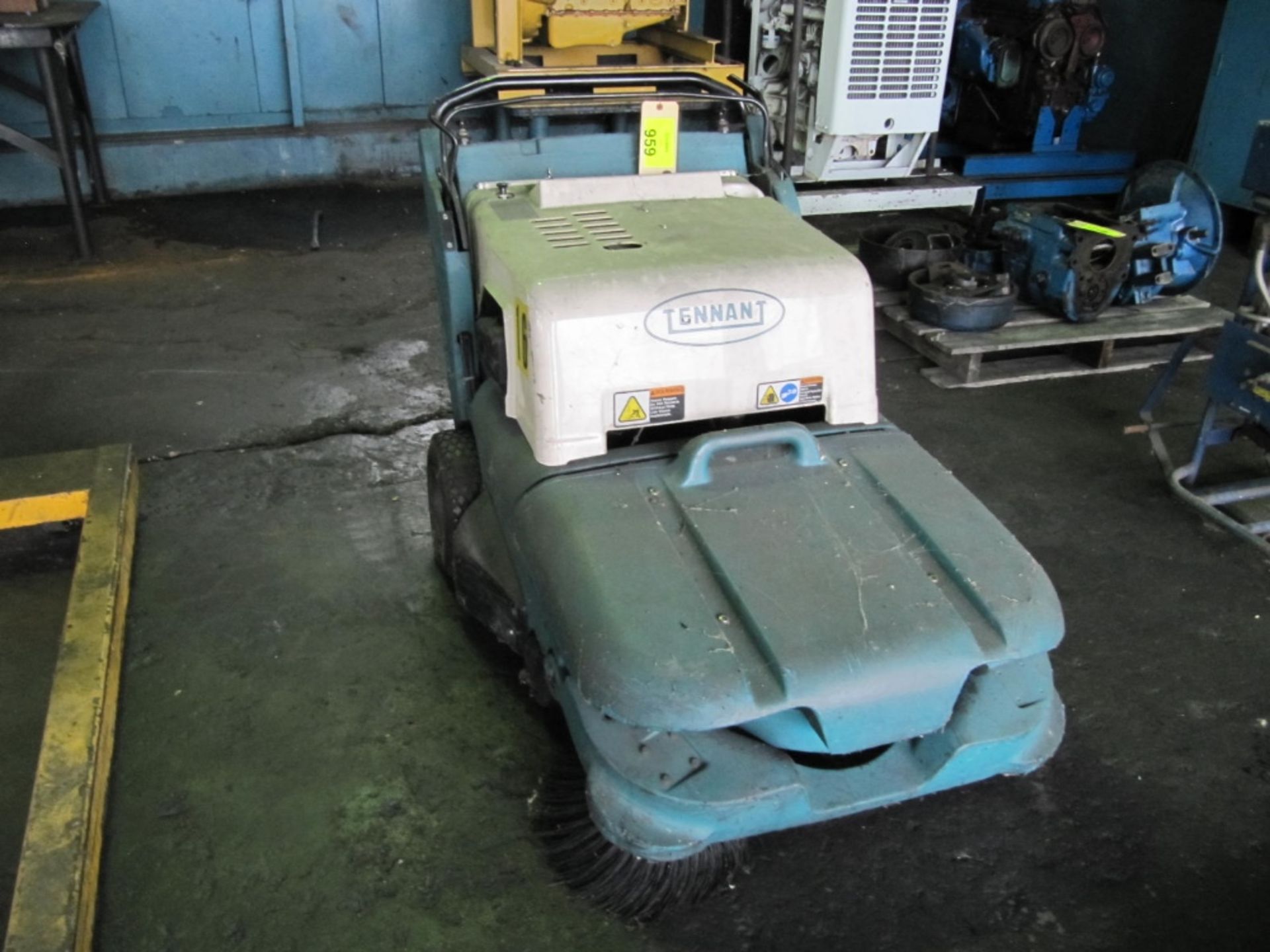 Tennant 3640 sweeper, walk behind, Robin gas engine model EH17, ( needs battery)