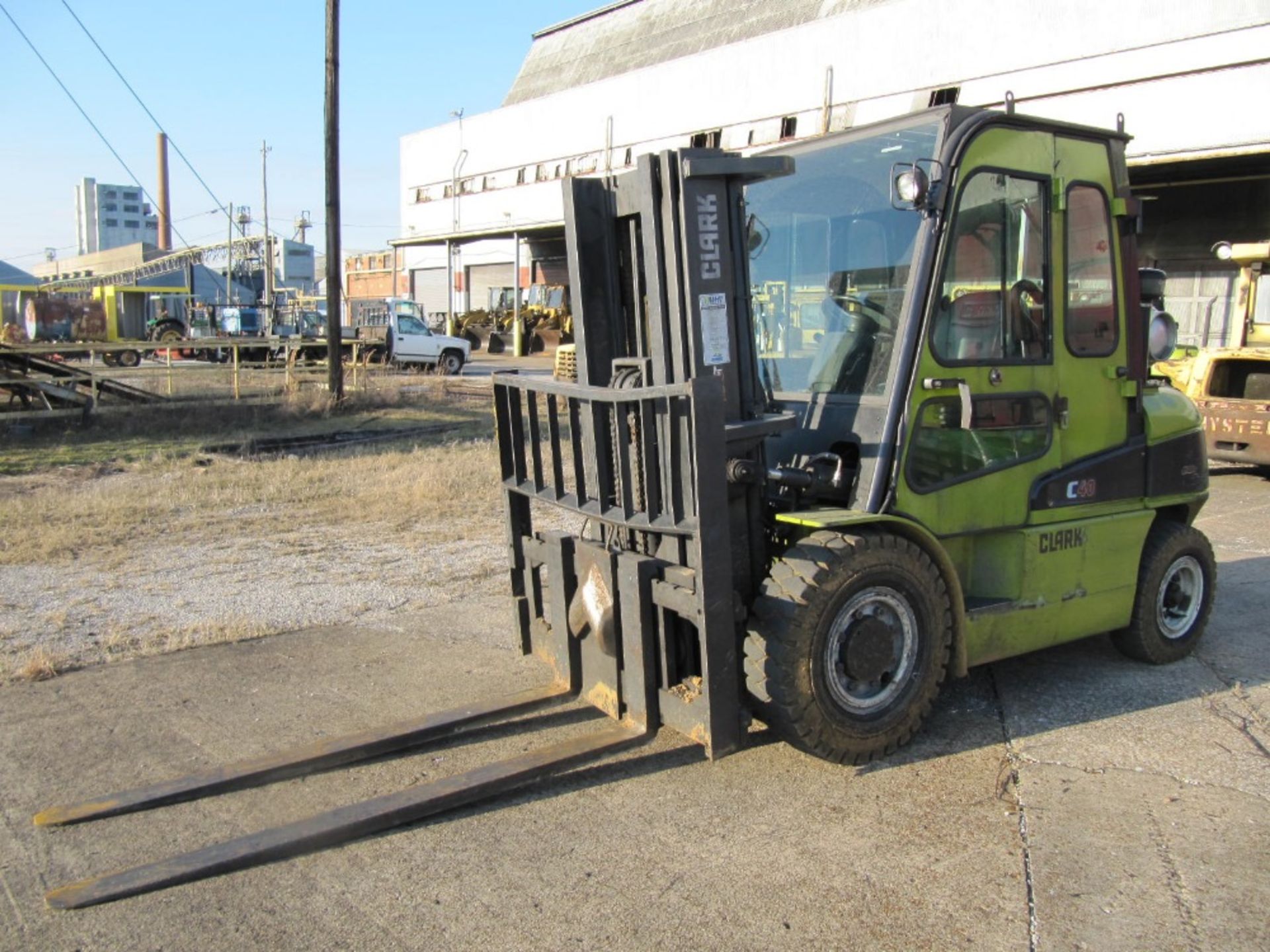 Clark C40L Forklift, 2202 hrs. indicated, 7050 lb. cap., 157" mast ht., 3 stage, LPG, pneumatic