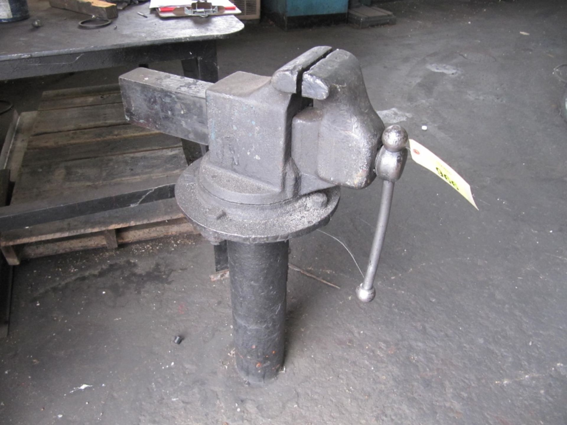 6" vise