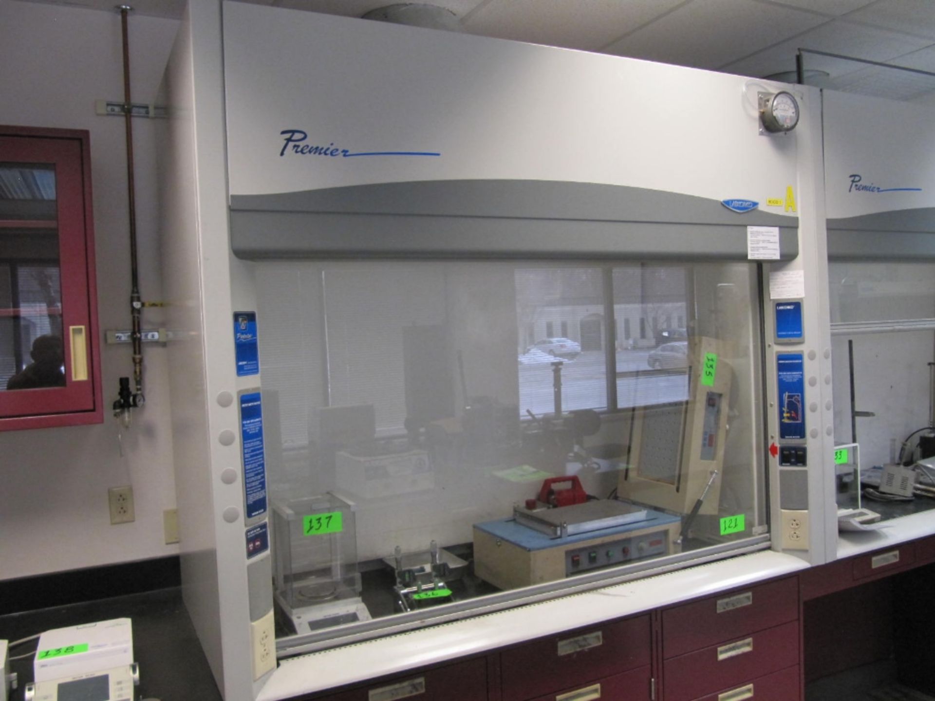 Fume hood