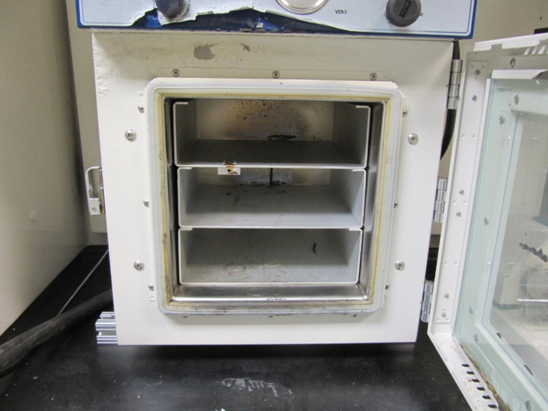 Vacuum chamber - Image 2 of 3