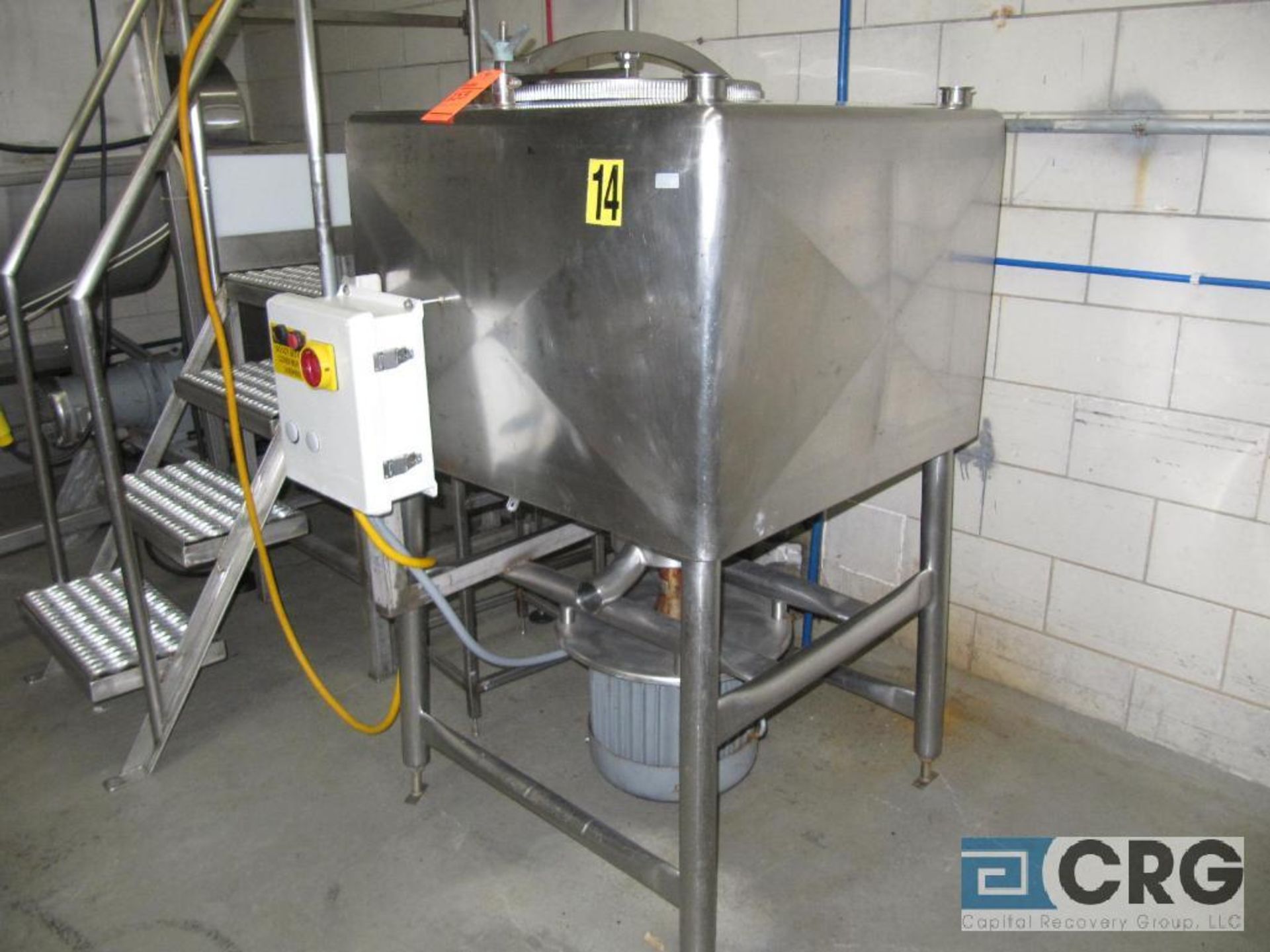 stainless liquifier, 34" X 34" X 25" D, bottom mount high speed agitator, 15 hp motor