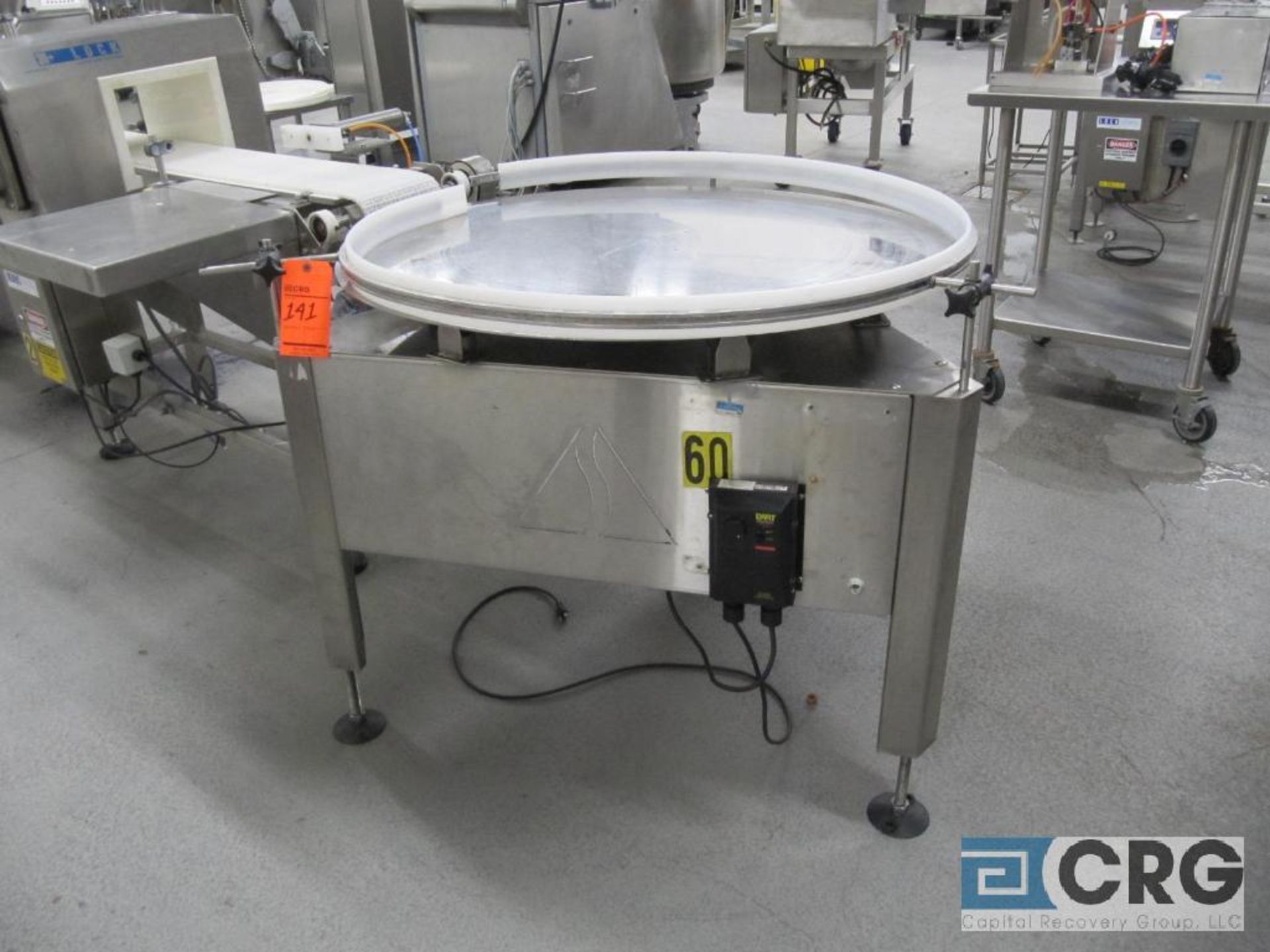 Accumulation table, 40" dia., motorized, stainless