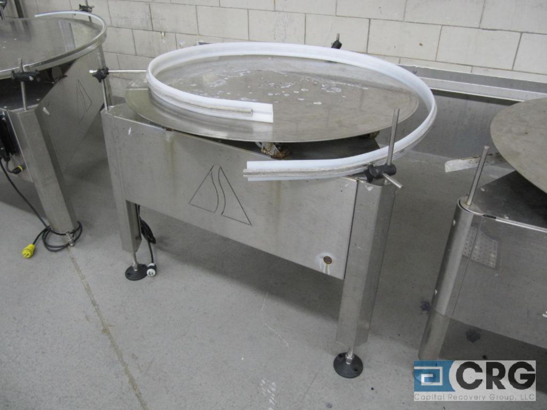 stainless accumulation table, 40" dia.