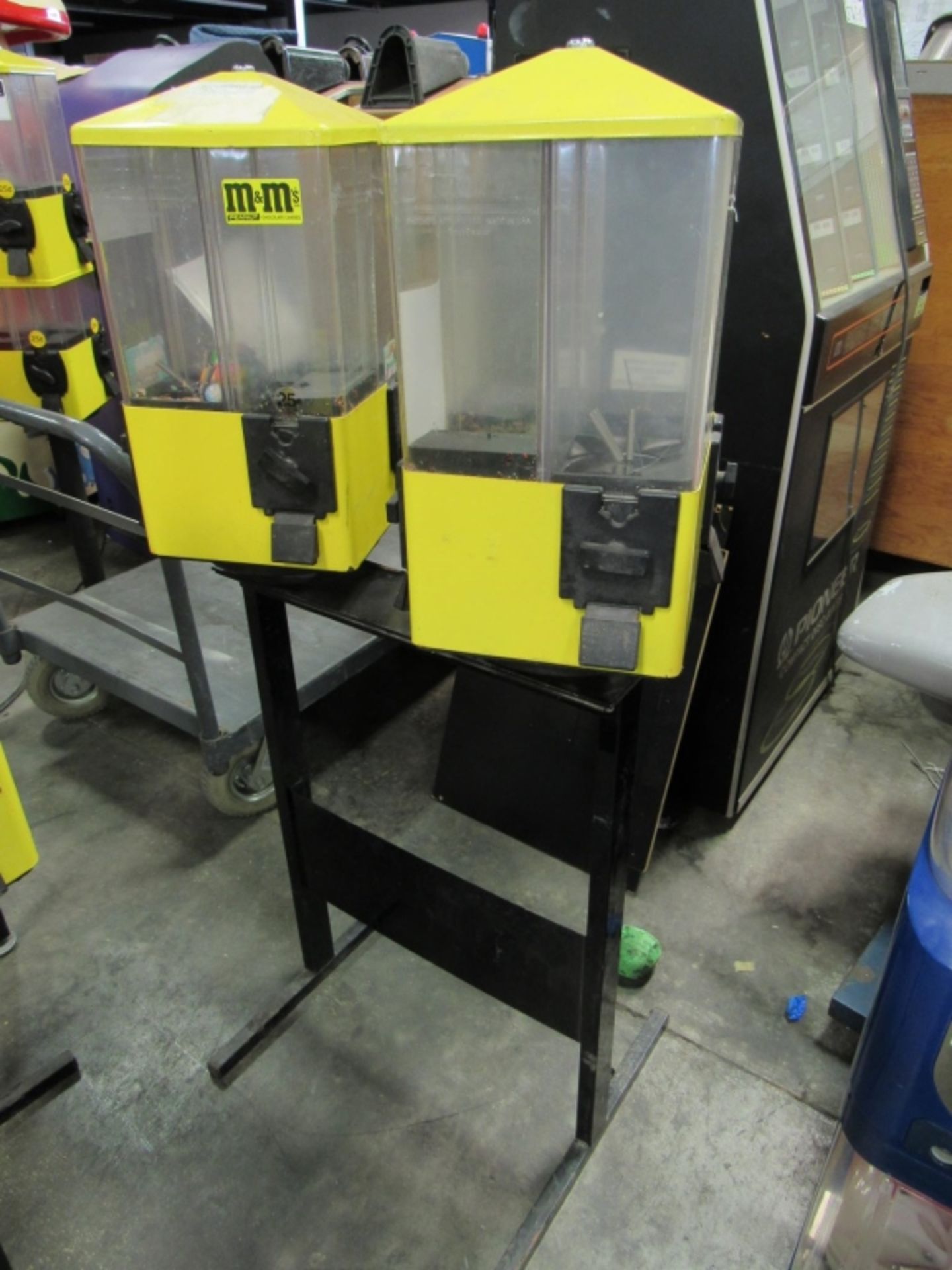 U-TURN DUAL HEAD BULK VENDING STAND LOT OF 2 Item is in used condition. Evidence of wear and