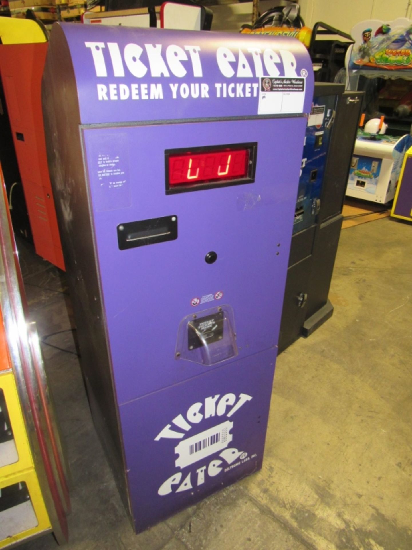 DELTRONICS TT-2000 UPRIGHT TICKET EATER MACHINE